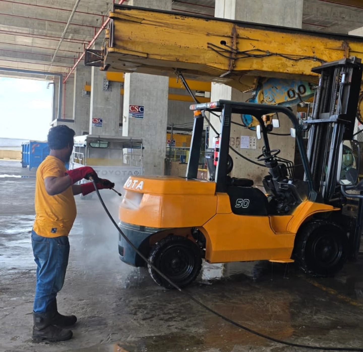Dusting off the good and not so pleased of this week. Have a good weekend all!.
#tgif
#bsforklift
#forkliftrental
#forklift
