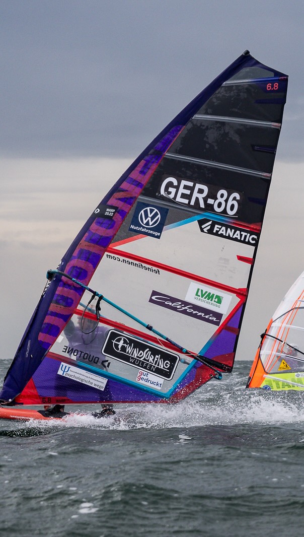 „Brett vorm Kopf“ with @thies_ger86 🤙🏻
🎥: @laurin_ressel
#californiawindsurfcup
#volkswagennutzfahrzeuge
#partnerdersurfer
#koenigpilsener
#lvmversicherung