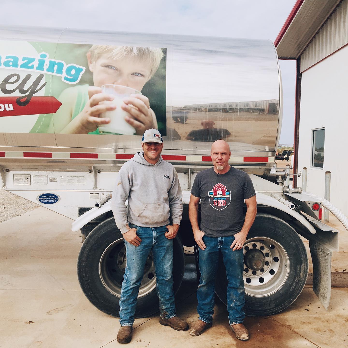 Congratulations Wolf's Legendairy on your first load of milk from your new Lely robot barn. 🥛 #lely #thomsonservices