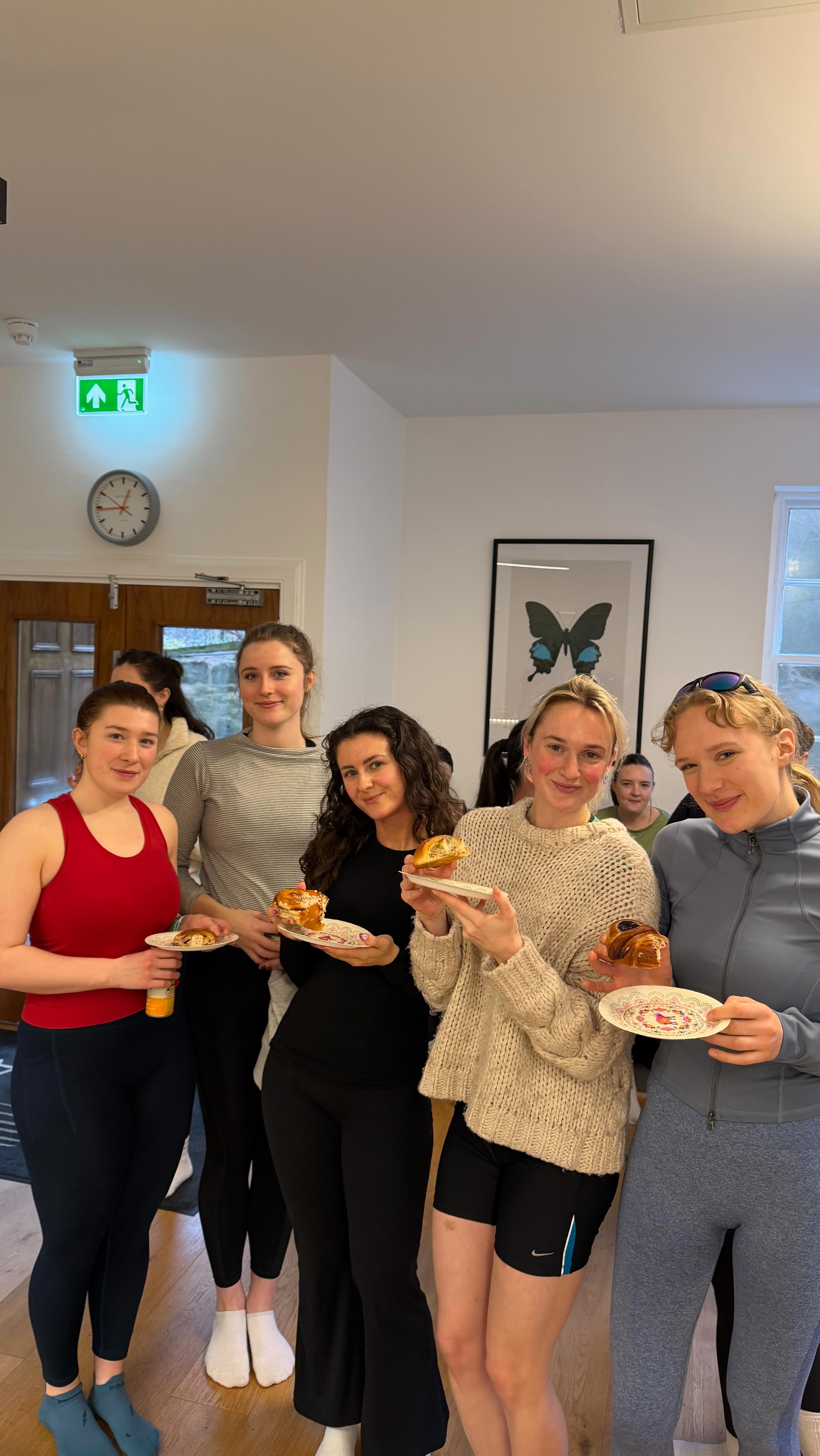 Yesterday’s barre and reformer class with @lumapilatesltd was the perfect way to spend Sunday 🥰
Thank you so much to @soderbergbakery for the post-class goodies 😋 (gifted) - (and GG members, don’t forget, you now get 10% off at all Soderberg locations!)