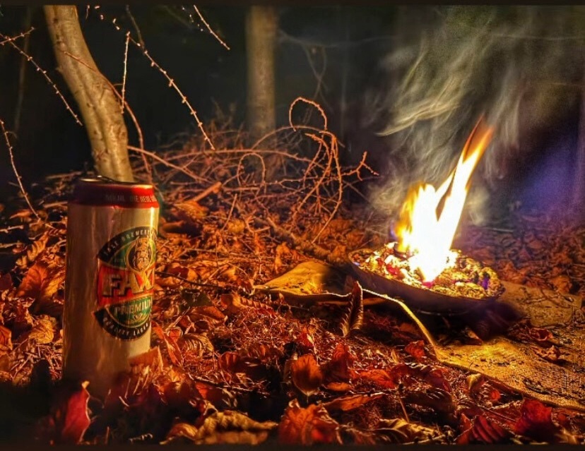 Gather ‘round the fire and discover the magic of our new pint sized can! Thanks for the picture @wegedesnordens #faxebeer