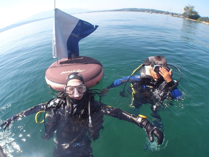 Les stages d'été à Genève Plage en famille!!!!
Le prix d'un stage:
1 inscription CHF 780.-
2 inscriptions simultanées CHF 750.-
3 inscriptions simultanées CHF 720.-
4 inscriptions simultanées CHF 690.-
Ealerning et certification dès CHF 80.-
https://plongee-geneve-plage.ch/contact/