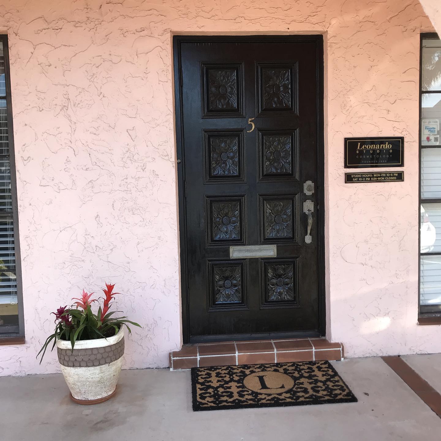 Don’t bother knocking, just come in! We 💕 love visitors!