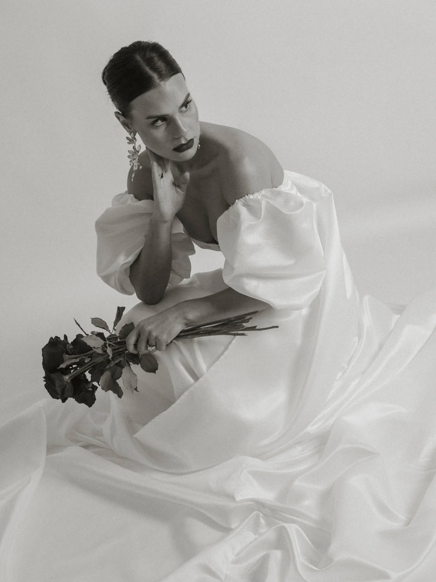 C A P E
Why not have a removable puff sleeve cape to transform your dress? ✨️
Book your bespoke consult now🫶
#bespoke #weddingdress #blackandwhitephotography