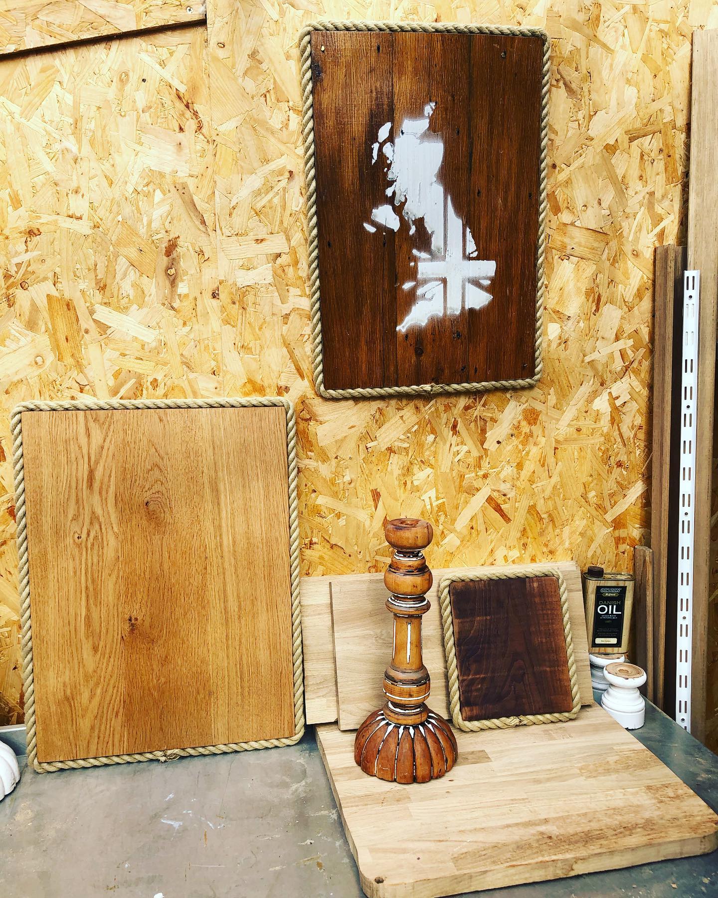 Rustic reclaimed oak and walnut ready for print 👍♻️#rustichomedecor #darkwalnut #oak #joinerydesign #hemprope