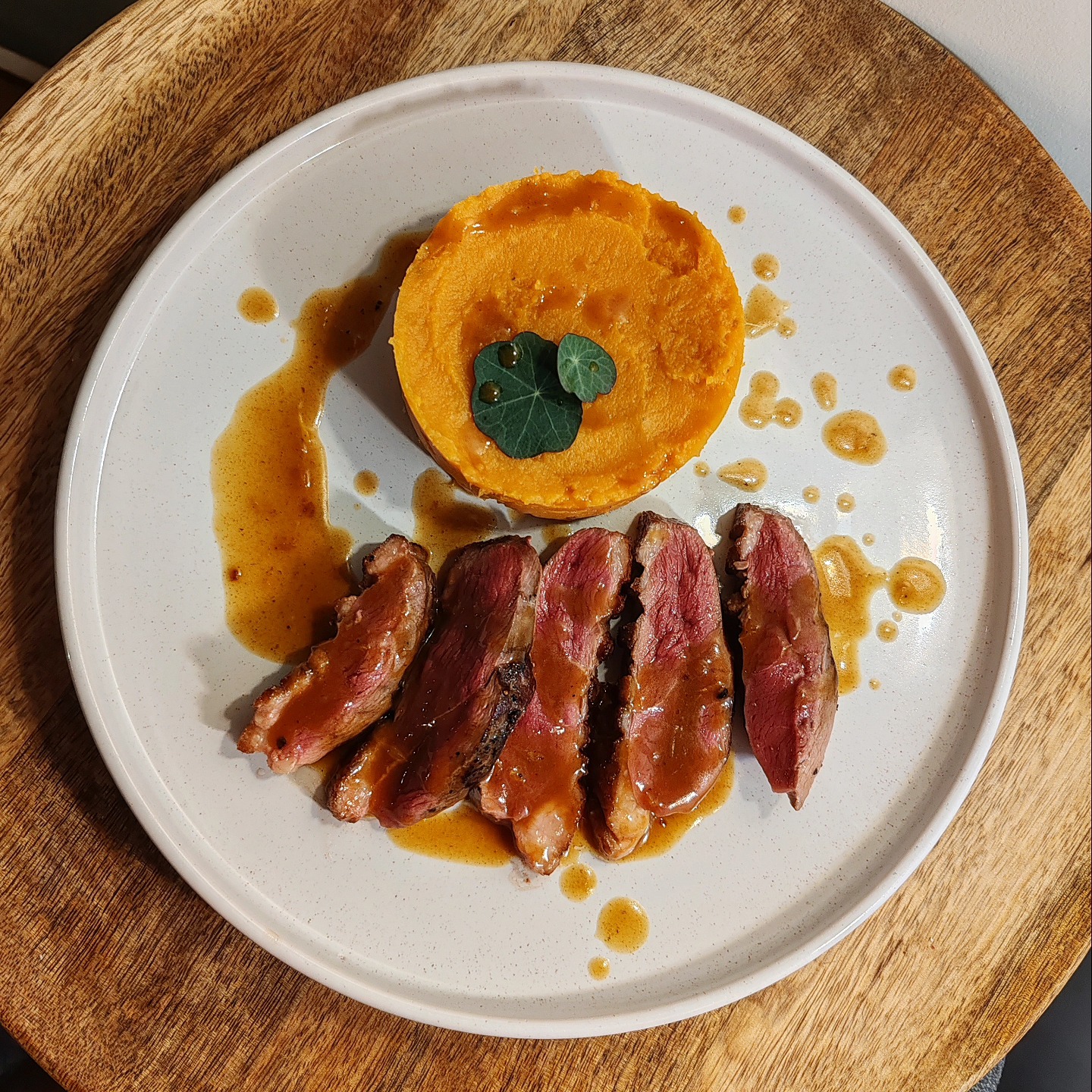 Canard et purée de patates douces à l'orange
🌱 @neopoussmarseille
#foodblogger #foodchef #foodcolor
#cuisineartist #cuisine #bistronomie
#instacuisine #instafoodie #foodarts
#marseille #springfood #orange #art
#foodpicture #foodphotography #pic