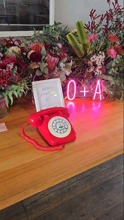 Add a DJ, MC or Photobooth service to your Celebrant booking this month and get a free Audio Guestbook hire from @congrats_chats
#melbournecelebrant #melbournecitysidecelebrant #weddingcelebrant #weddingcelebrantmelbourne