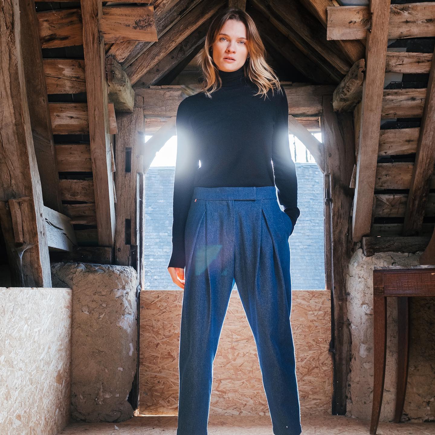 Marlene en denim 80’! A retrouver chez @safe_urban_concept, 11 rue commines et sur le site!
#pantalon #pantalonaplis #parisfashionweek #dressing #fabriqueaparis #madeinparis #maseinfrance #denim #upcycling #fashion