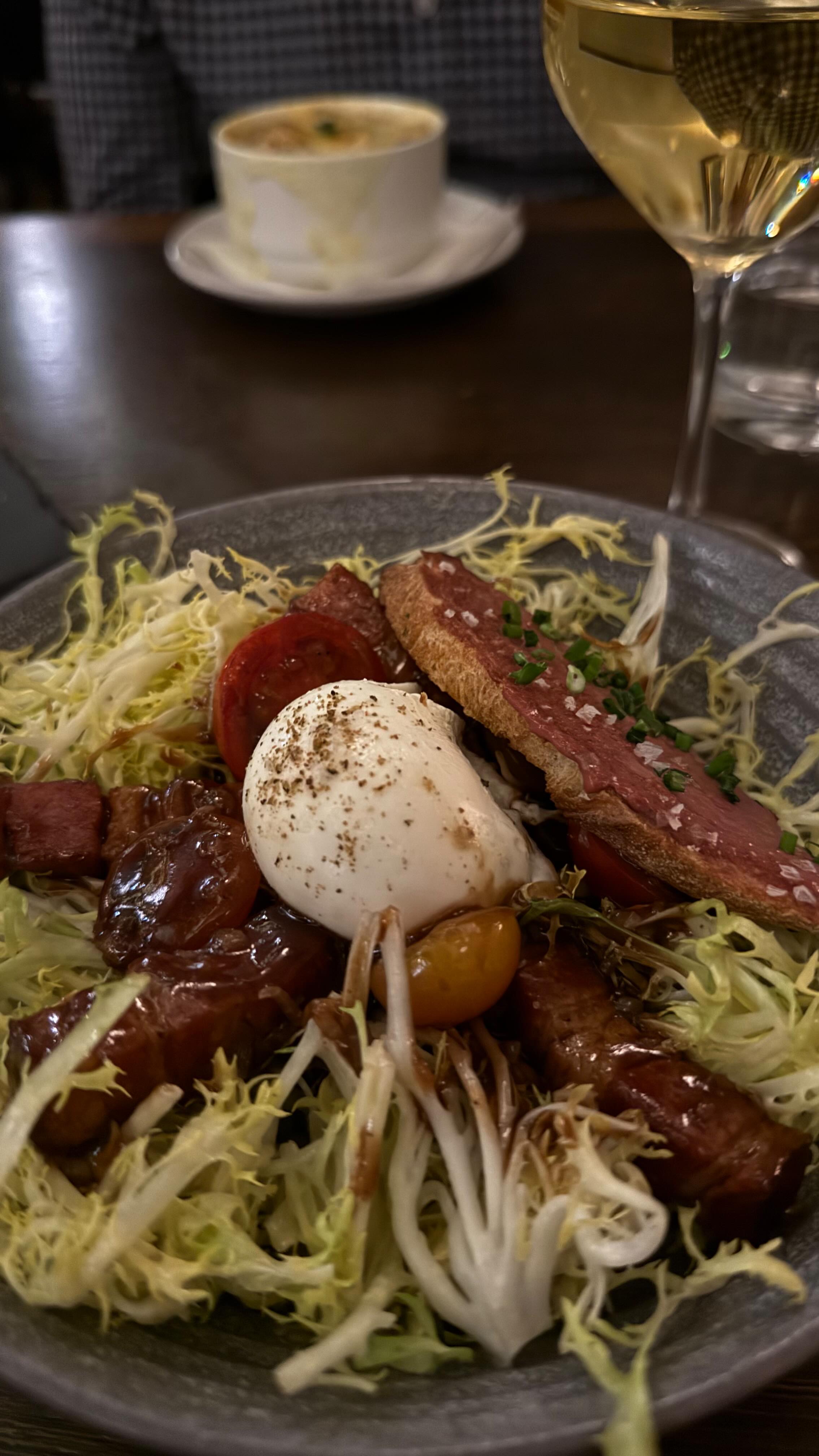 Moving right along on our LA Times 101 Best Restaurants journey:
Number 89 — Perle in Pasadena 🤗
Lovely French-inspired menu 🍽 If you are a dill lover like me - get that martini 🍸 🚗 Parking Situation: convenient parking structure across the street 🤩
#pasadena #foodandwine #pasadenaeats #restaurantreview #explore