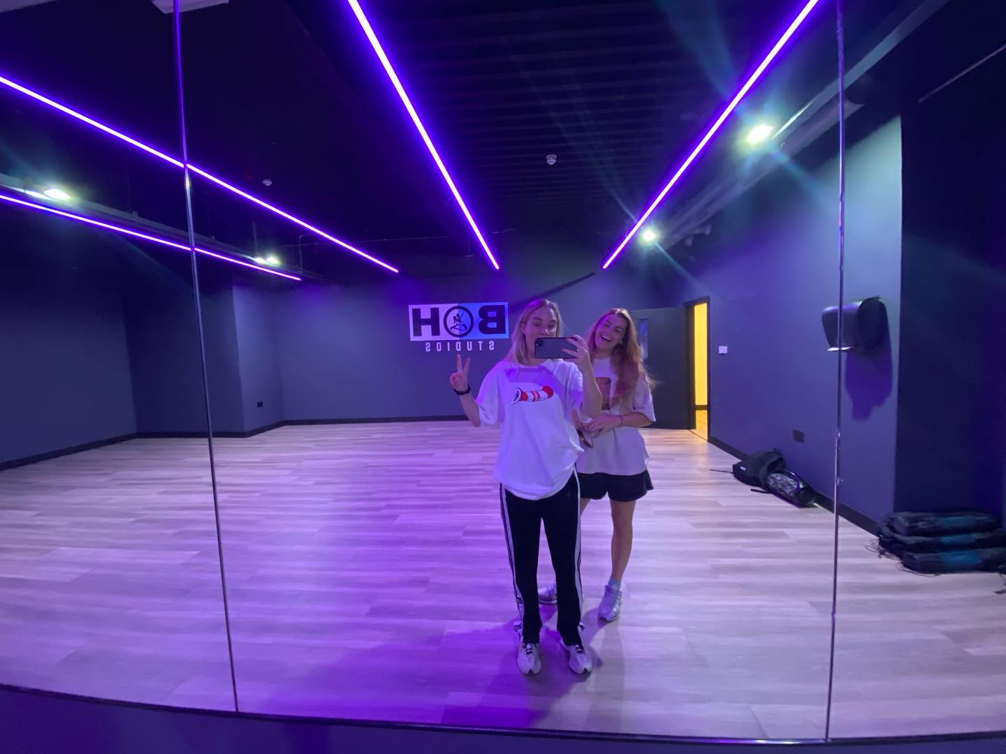 Had a bloody lush few days training with this dream boat @steviesherlock ๐ซถ๐ผ Will be logging out of this account for a while โ๐ผโ๐ผ See you for class on the 20th ๐งก