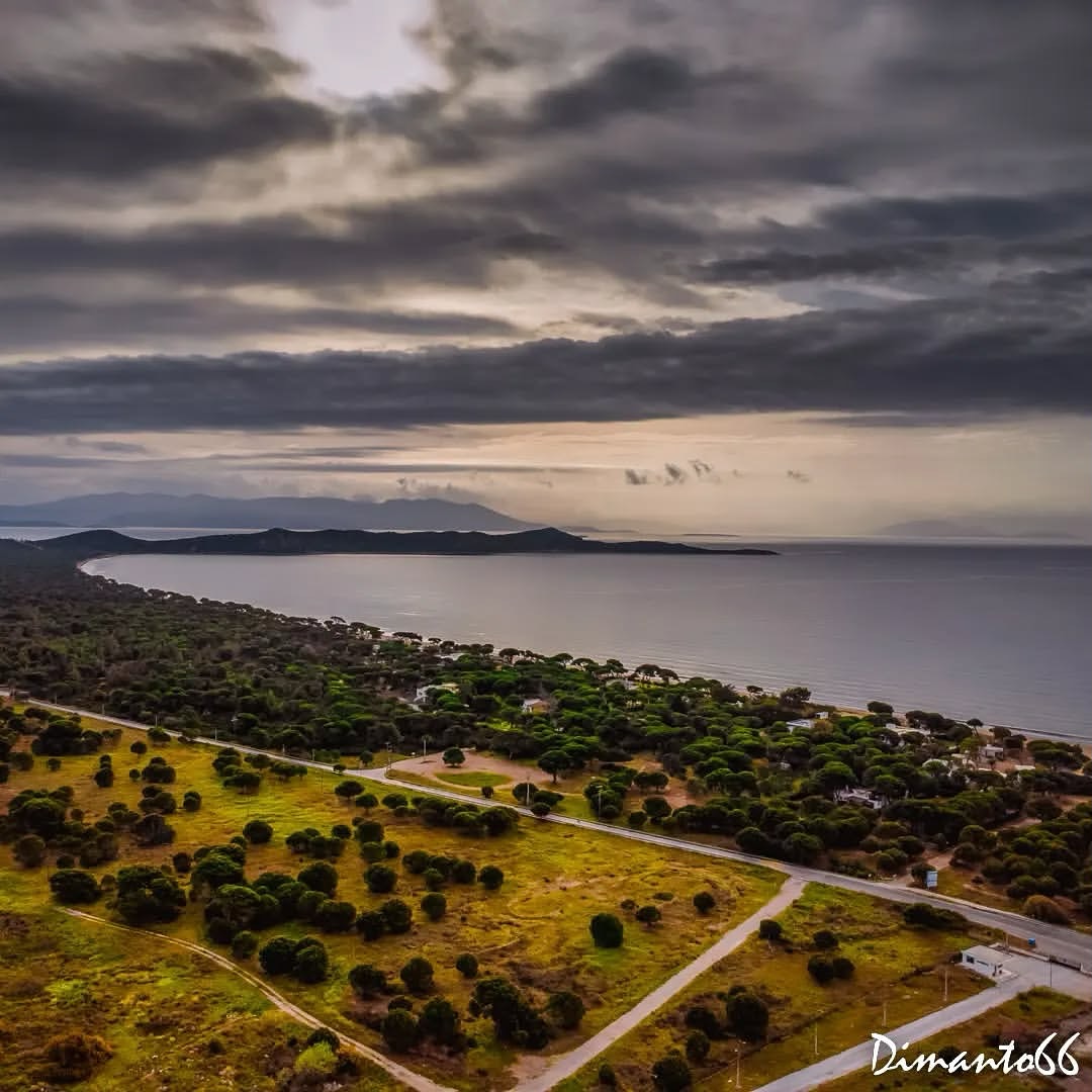 Today’s mood 🪞
@dimanto66 #welovemarathon
Παραλία και πευκοδάσος Σχινιά!
➖➖➖➖➖➖➖➖➖➖
#dji #droneshots #dronesgreece