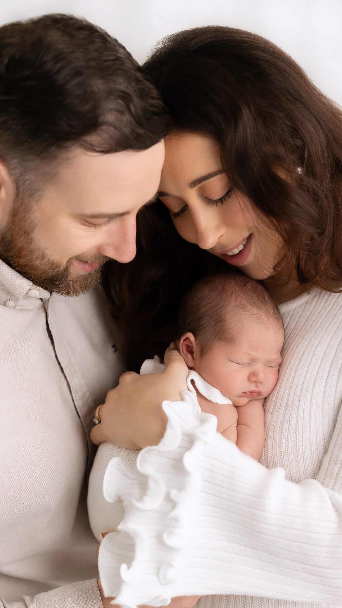 When I think about my job, and its purpose, I know there are many.
But what I feel is most important, is to be the one who gets you to notice.
Notice that you want to capture the brief stage of childhood
Notice the tiny imprint of your newborns foot, their eyelashes and their peace
Notice the love from a typically “rough and tumble” toddler
Notice the tenderness of your husbands hands around your newest love
Because in the noticing, in the pause, comes gratitude And gratitude can change the world ✨