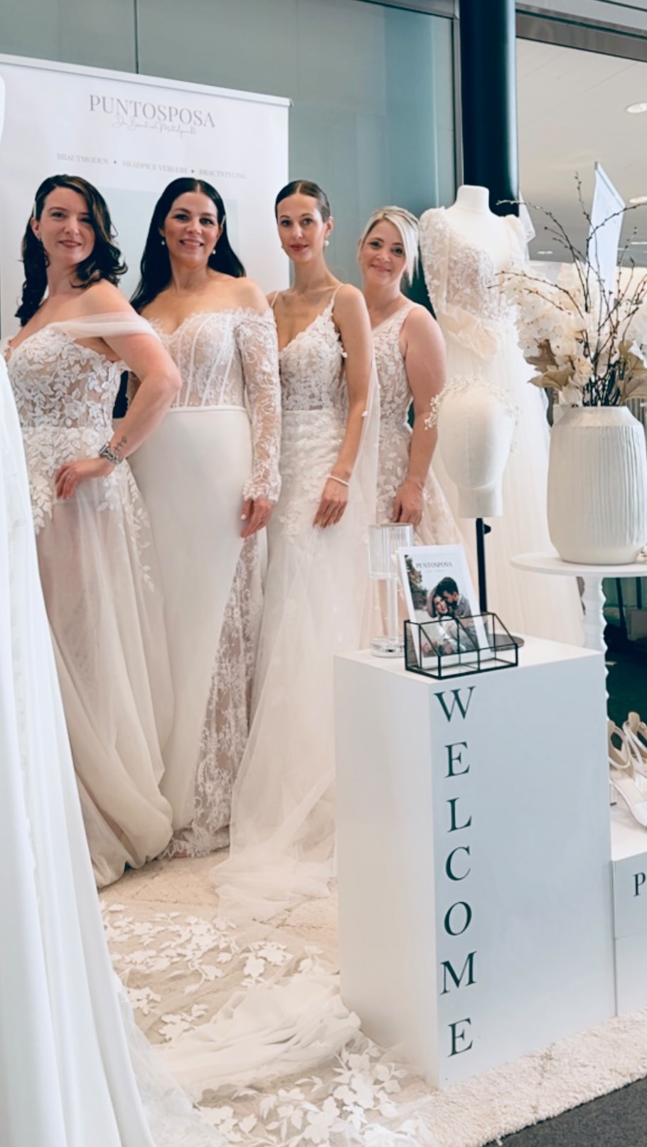 DANKE für euren Besuch!
Wir möchten uns von Herzen bei allen bedanken, die uns heute auf der Trau Hochzeitsmesse besucht haben. Es war wunderschön, so viele von euch persönlich kennenzulernen 💍🤍
Ein ganz besonderes Dankeschön an alle, die sich direkt vor Ort einen Termin bei uns gesichert haben – wir freuen uns schon sehr darauf, euch bald bei uns begrüßen zu dürfen .
Morgen habt ihr noch einmal die Gelegenheit, bei uns vorbeizuschauen.
Sichert euch unsere exklusiven Gutscheine und einen Platz bei der Verlosung 🎁
Wir freuen uns auf euch auf der TrauDich Hochzeitsmesse – kommt vorbei und lasst euch inspirieren!
Ciao Maria 🫶🏻
#trauDich #hochzeitsmesse #saarbrücken #brautmode #puntosposa