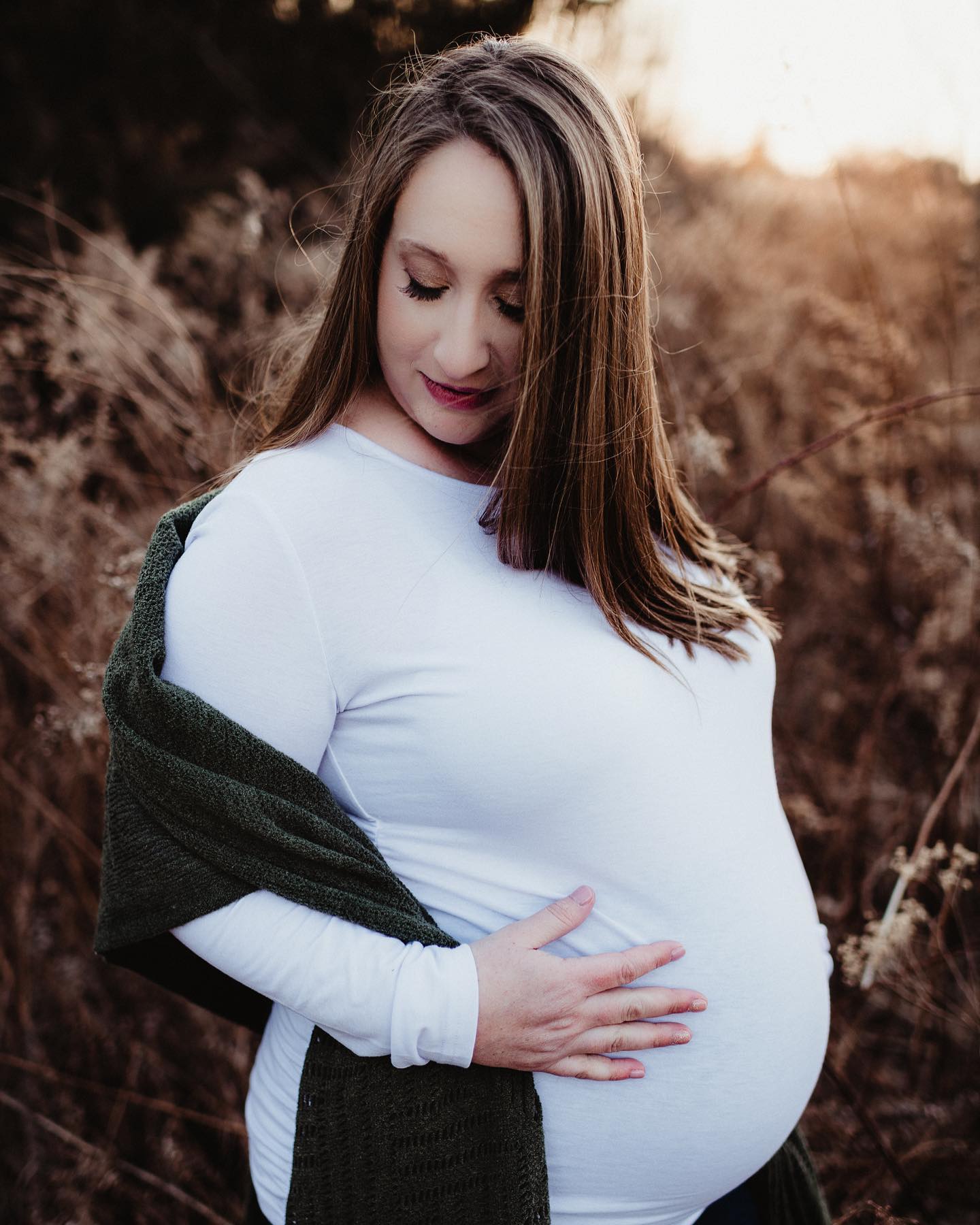 Stunning momma!! #rochesternyphotographer #rochesternymaternityphotographer #maternitysession #lifestylephotography #love