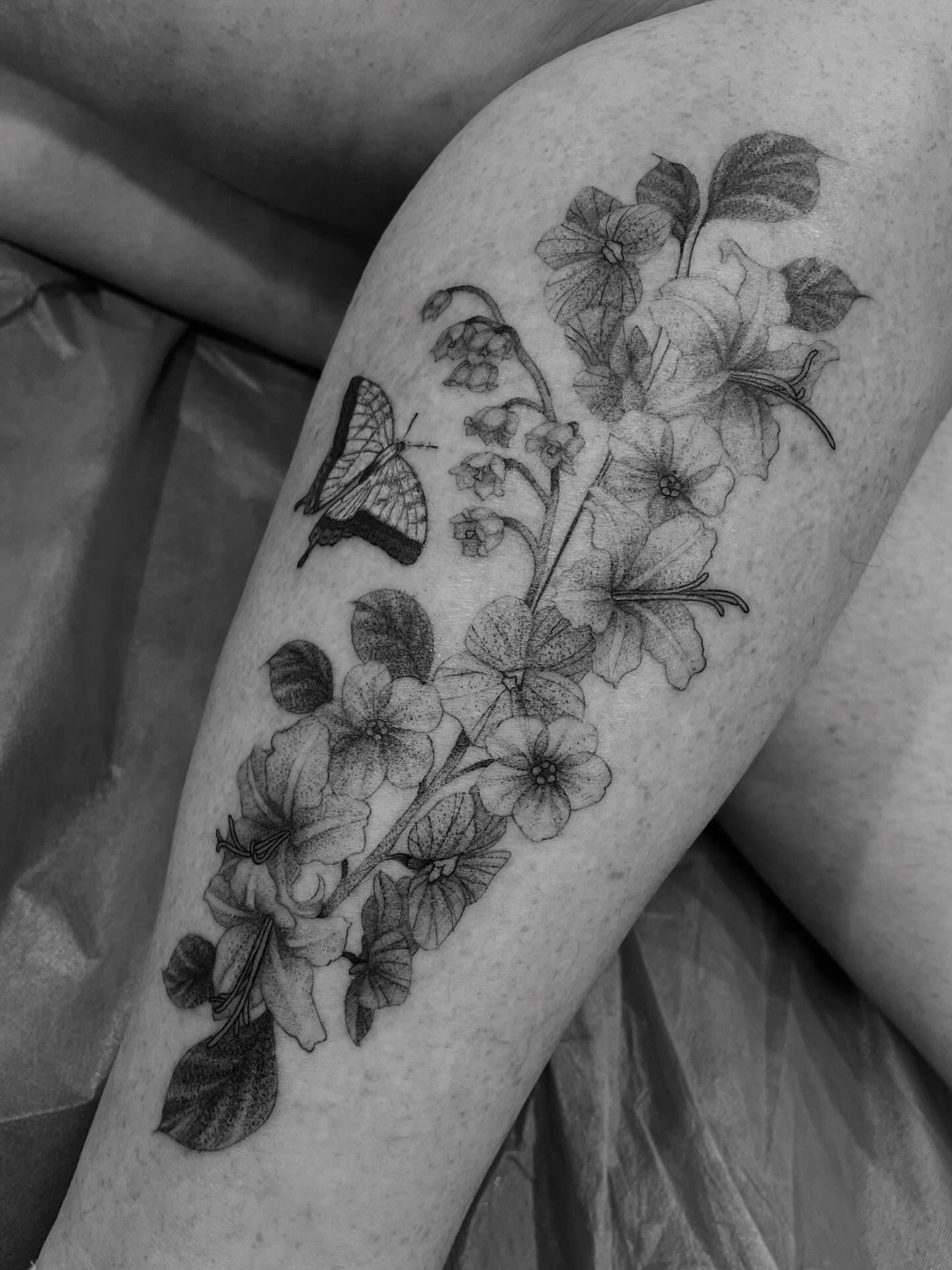 I love how soft this came out ๐ค
#ottawa #tattoo #ottawatattoo #fineline #floral