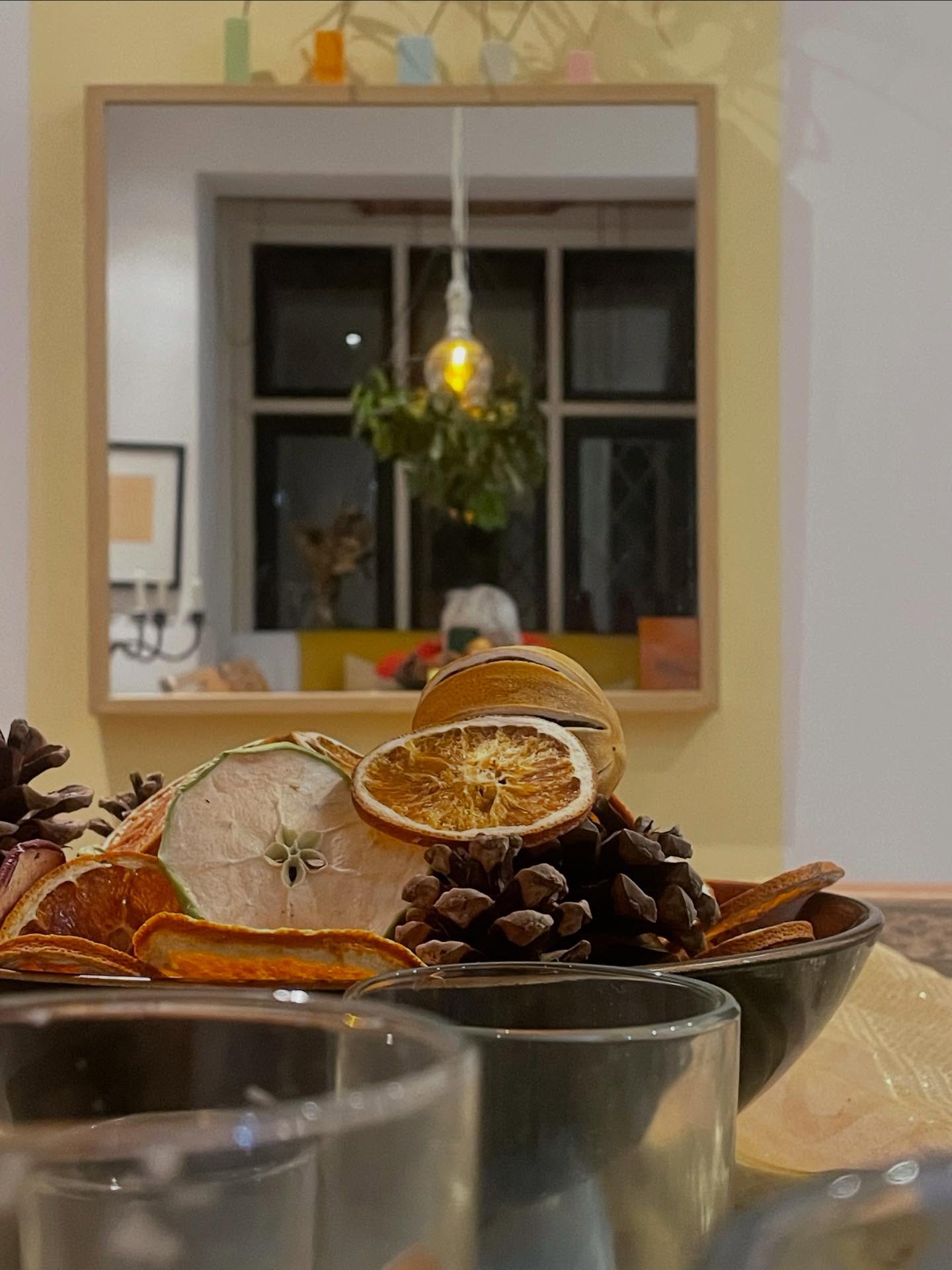 Feature paint doesn’t have to be overwhelming. Sometimes all you need is a bold strip of colour to define a focal point — like this painted accent line behind a mirror. It adds personality, draws the eye and gives a fresh, curated look without repainting an entire room.
Using paint selectively like this is one of our favourite quick, high-impact design tricks that feels intentional, stylish and truly your own.
Follow us for more interior design tips and hacks that make your space feel thoughtfully designed 💛
FeatureWall InteriorDesignUK UKInteriors HomeDecor InteriorStyling DesignInspiration BlissInteriors AccentPaint PaintingTips InteriorInspo ModernInteriors SurreyInteriors