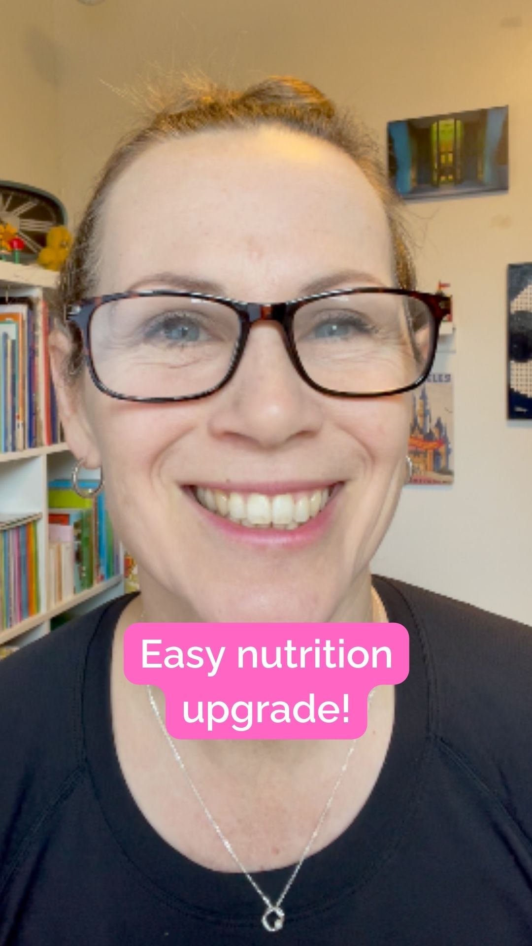 You don’t need to overhaul your diet to see progress.
Often, one small shift can make everything else feel more manageable - and starting the day with protein is one of the best.
Higher-protein mornings can help with:
✨ steadier energy
✨ fewer afternoon cravings
✨ better recovery from strength training
This doesn’t mean complicated recipes!
Think:
🫐 Greek yogurt with berries
🍳eggs and toast
🥣 cottage cheese and fruit
🥤a simple protein smoothie