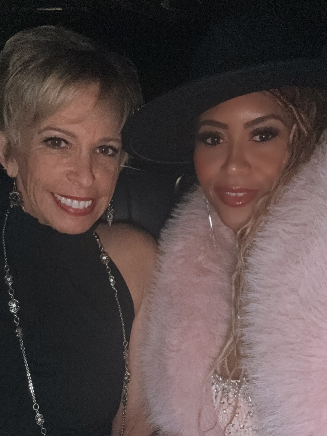 Went to a boots and bubbly with my girl over the weekend! We had a blast 💜🤠