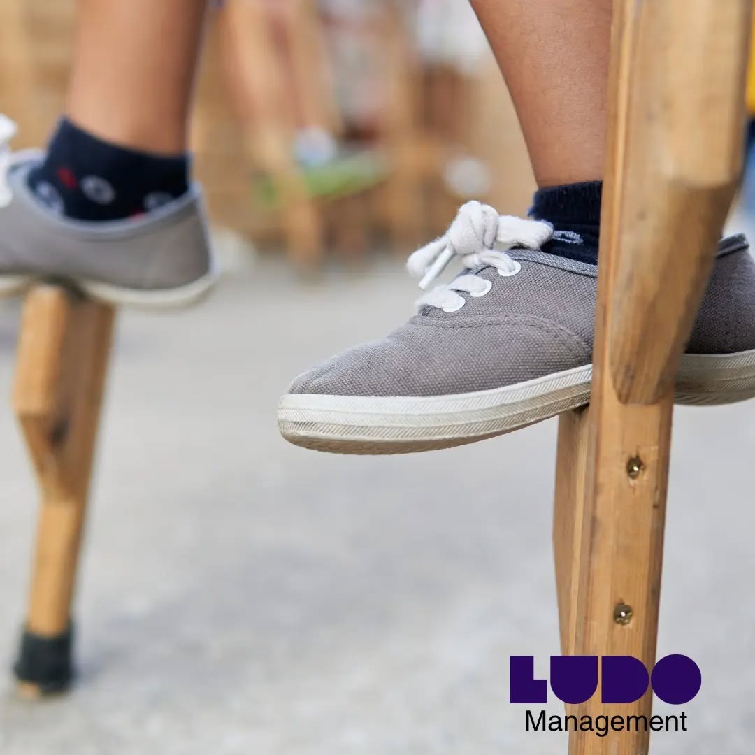 Você sabia que a Ludo oferece aulas de circo?🎪
Aqui vão alguns benefícios dessa atividade:
▪️Melhora na amplitude de movimentos, cooordenação motora e equilíbrio;
▪️Desenvolve agilidade, velocidade e força;
▪️É uma excelente forma de se exercitar, pois é uma atividade desafiadora e prazerosa.
Quer saber mais? Entre em contato com a Ludo e venha se desafiar em um ambiente rico em possibilidades para movimentar seu corpo!
#Ludo #circo #educacaofisica #movimento