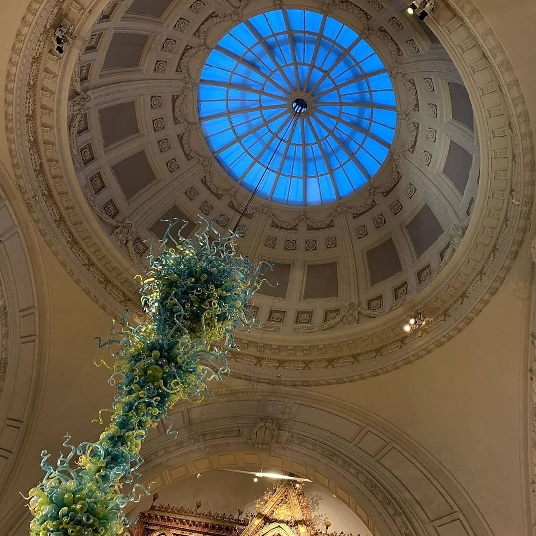 #Repost @suransuran
・・・
A wonderful setting to watch @jmbate, @mahala____ and @northkingstonchoir sing so beautifully ✨🎄 #nofilter