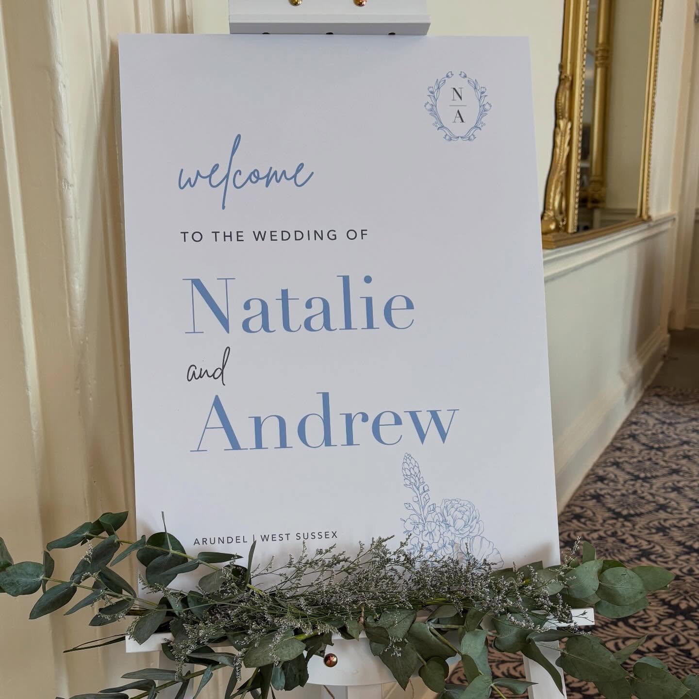 BEAUTIFUL BEGINNINGS // The perfect greeting for your loved ones! This exquisite wedding welcome sign boasts a chic, modern aesthetic with an exquisite font pairing. It creates a warm and inviting ambiance as your guests arrive, making them feel truly special. Elegant and simple, the smallest details make a lasting impact on your wedding day!
Design features ‘Delphin’ from our Studio Collection. Taking orders for 2026 weddings, contact us today!
#weddingwelcome #weddingsigns #welcomesigns #iamcwdesign #lovinglymadeinwestsussex