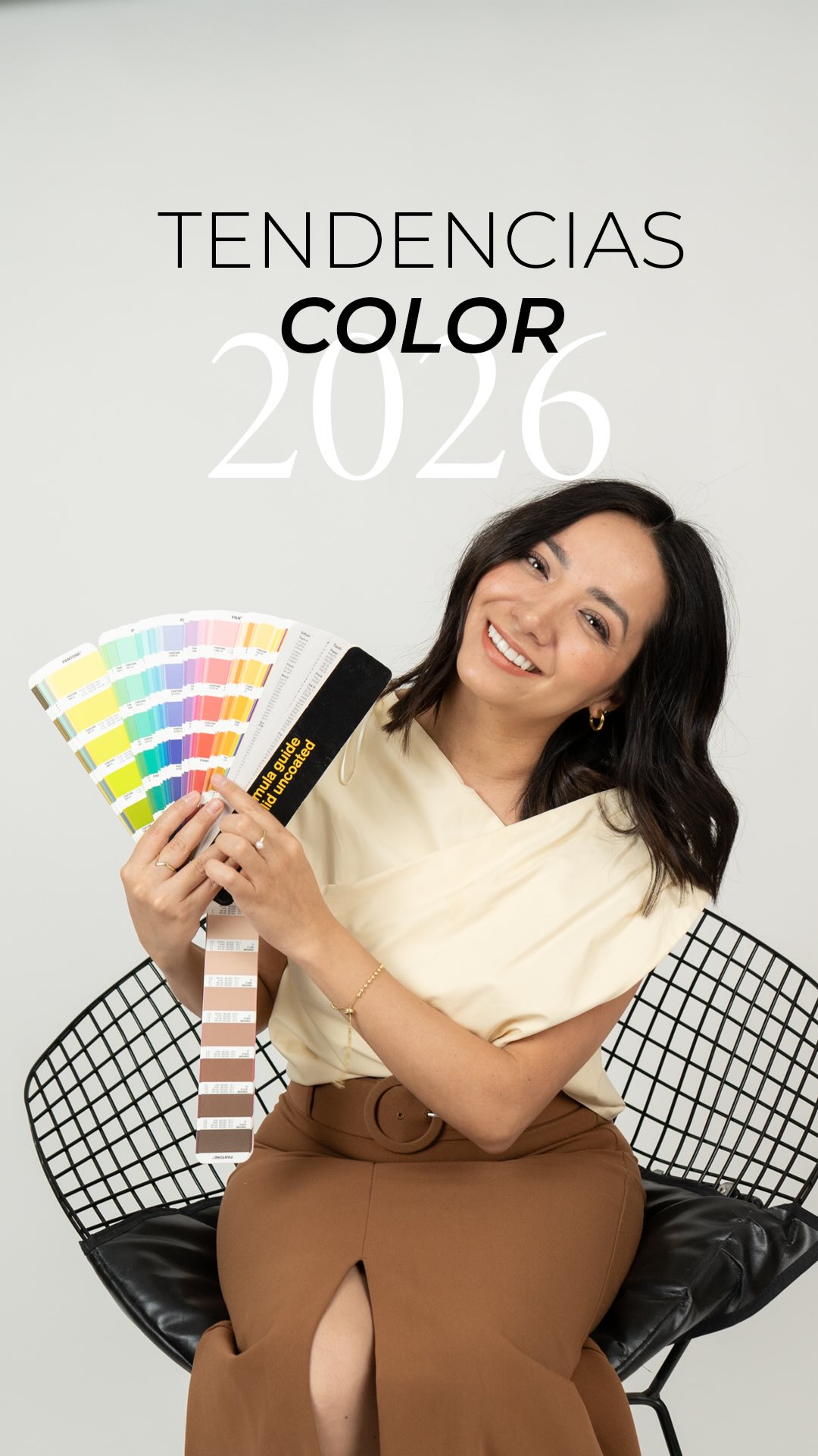 ¿Cuáles tu favorita para este 2026?
Transformative Teal ➡️ Coloro + WSGN
Hidden Gem ➡️ Behr
Silhouette ➡️ Benjamin Moore
Xoconostle y Cielito lindo ➡️ Comex
Universal Khaki ➡️ Sherwin Williams
Pitaya ➡️ Berel
Si quieres ver la explicación completa ya está arriba en mi último video de YouTube 🙌🏼
#colordelaño2026 #tendenciascolor #pantone