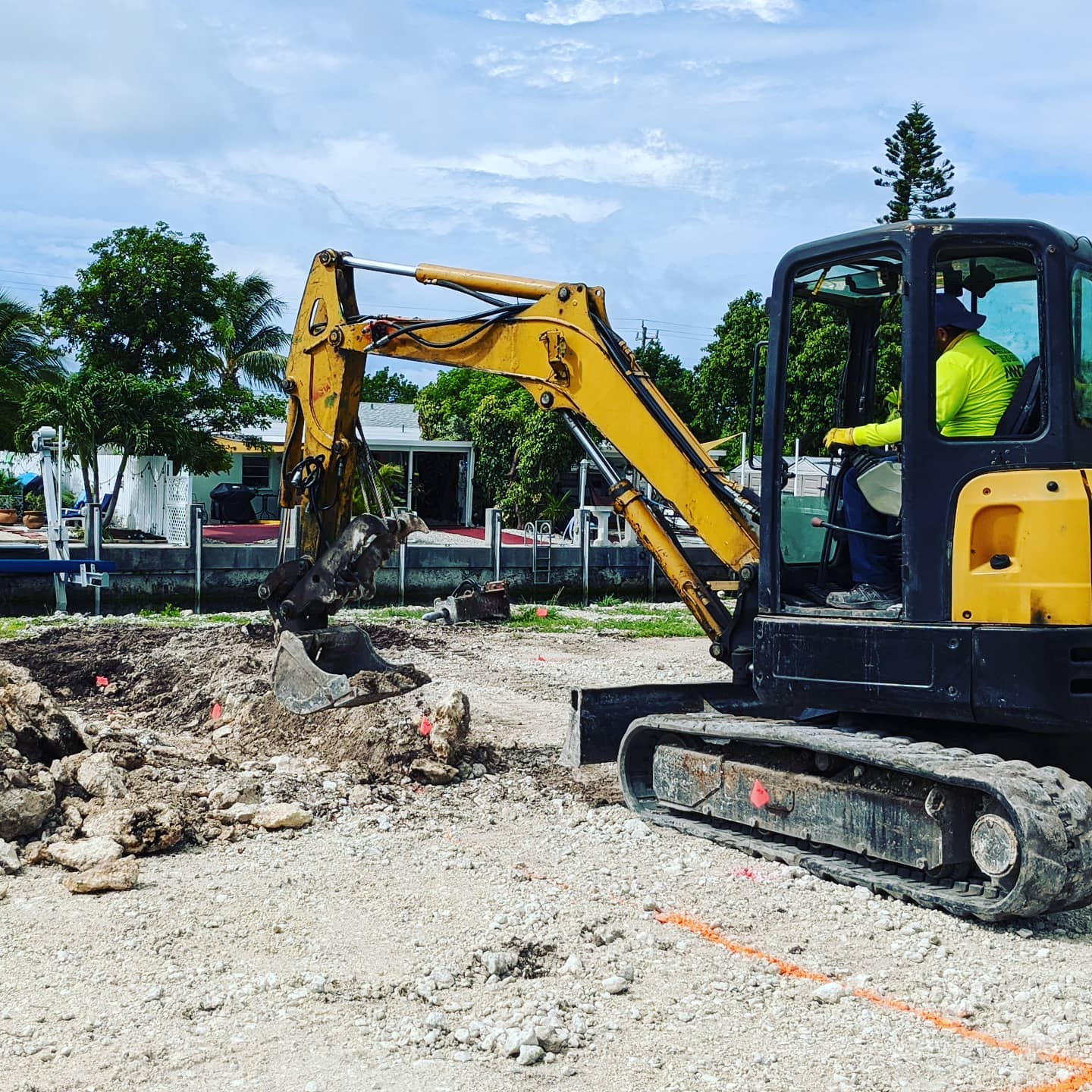 Breaking ground on what will be a beautiful, 5,600 SqFt home in Marathon Key.
#keysconstruction #homebuilder #contractorsofinsta