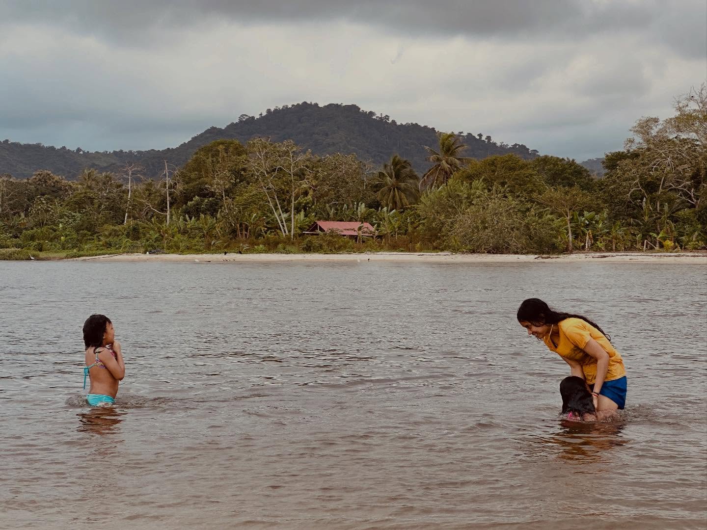 📷 una tarde en la boca del Río Palomino
📷 one afternoon at the mouth of river Palomino
#RíoPalomino
#PalominoLaGuajira
#NaturalezaColombiana
#AtardecerEnLaPlaya
#viajarporcolombia
