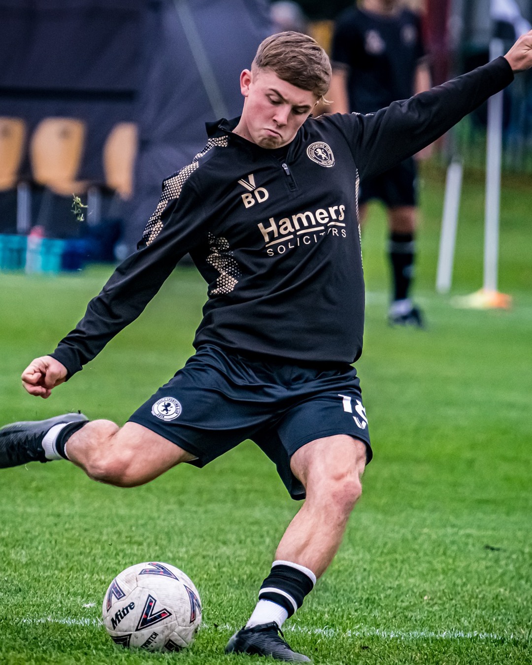 Introducing the @hesslesportingclub Anniversary Quarter Zip — a timeless piece designed to honour five decades of the club’s legacy.🏆
Players and supporters can now get their hands on the limited edition 50th Anniversary Collection, available exclusively via Hessle Sporting Club’s club shop. 🛒
📸 @theframesofjames
#VersaSportswear #HessleSporting #Football