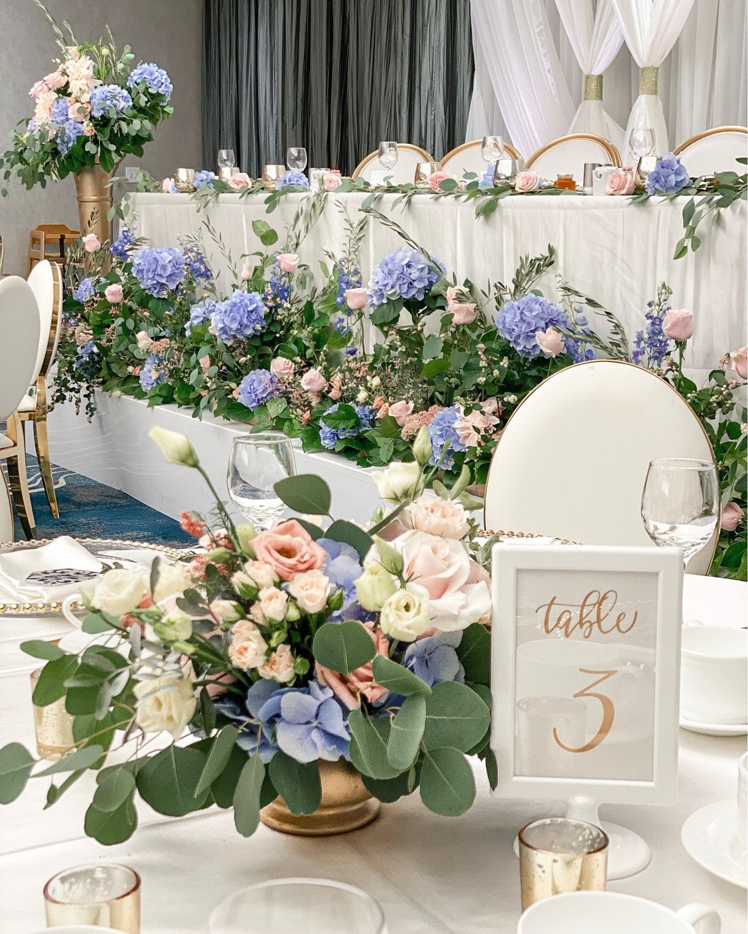 Dreaming of summer, sunshine and flowers!
There is no doubt that fresh florals add the most stunning touch! I loved how beautifully this colour palette vision came together.
As I look out my window at the grey sky and blankets of white, I'm thinking I need to start buying fresh flowers for my table to get through this snowy, chilly streak (... or the next 3 months!)
Planning and design @atseyieevents
Florals @fabloomosity
Docor & Rentals @exquisiteaffairs
#yeg #yegwedding #yegweddings #yegweddingplanner #edmontonwedding #weddingdecor #weddinginspo #yegwed #weddingflowers #matrixwedding