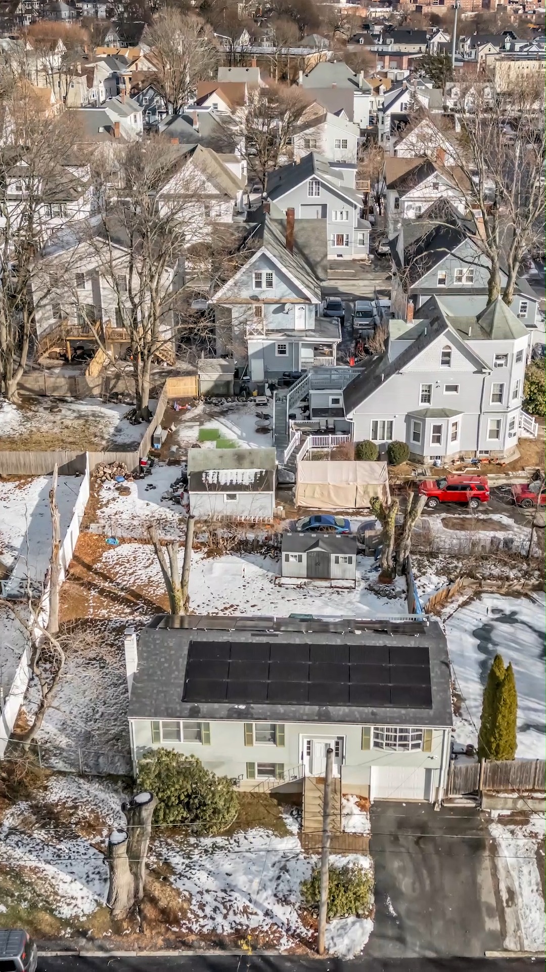 Soft winter light and warm wood tones made this Lawrence home feel instantly inviting. From the curb to the kitchen, every space had its own vibe. If you love seeing homes brought to life through visuals, youโre in the right place.
.
.
.
#LawrenceMAHomes #MassachusettsListings #WinterHomeVibes #RealEstateVisuals #RealEstatePhotography #JMRealEstatePhoto