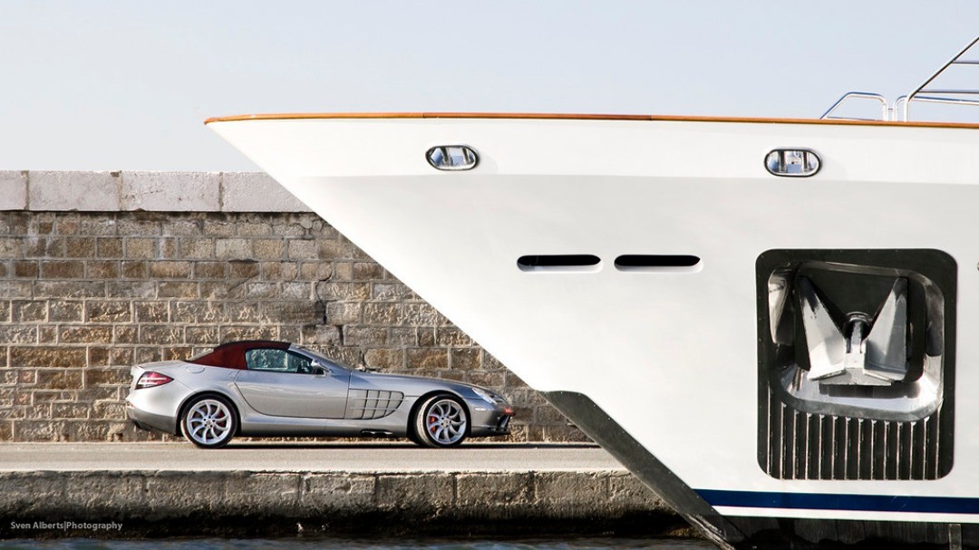 Starring: Mercedes-Benz SLR Mclaren
By Sven - #mercedes #benz #slr #mclaren #cars #supercars #exotic #roadster #convertible #sainttropez #automotive