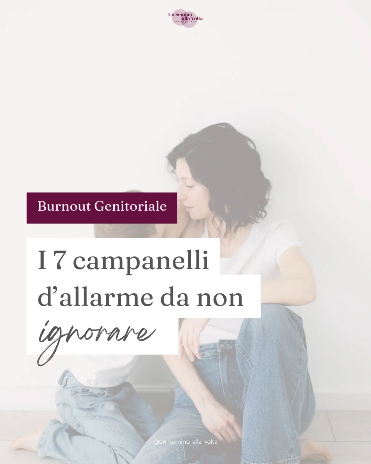 Scrivi CURA nei commenti per ricevere il mio workbook gratuito.
.
.
.
Spesso il burnout non arriva con un crollo evidente.
Arriva in silenzio, a piccoli passi, attraverso segnali quotidiani che diventano parte della routine.
Li normalizziamo con frasi come “è solo un periodo”, “tanto è normale essere stanchi”, “passerà”.
Ma intanto il corpo e la mente stanno parlando chiaro.
Non ho la pretesa di curare il tuo burnout genitoriale,
ma più il desiderio di iniziare ad offrirti uno spazio di supporto attraverso una risorsa pensata per aiutarti a prenderti cura di te, così da poterti prendere cura degli altrə.