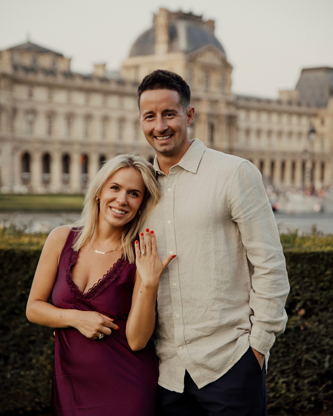 Golden hour in Paris just got a lot more sparkly. ✨
Let’s tell your story
📩 hugochuphoto@gmail.com
🌐 hugography.com
#parisproposal #parisproposalphotographer #engaged #shesaidyes💍❤️ #tuleries