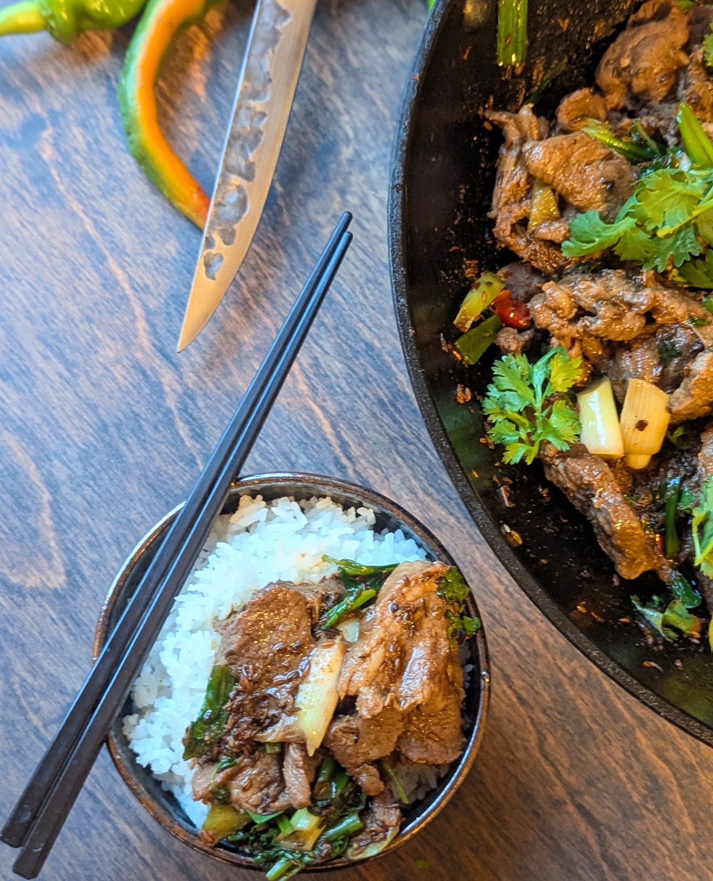 Aromatic cumin seeds and spicy chilis flavor this smoky and addictive stir-fried lamb. Finished with fresh cilantro, scallions, and a big bowl of rice, and you’ll see how some dishes can be made at home better than take-out could ever be!
...
🔪 7" Boning Knife
...
'Cumin Lamb Stir Fry' recipe out now on our Test Kitchen!