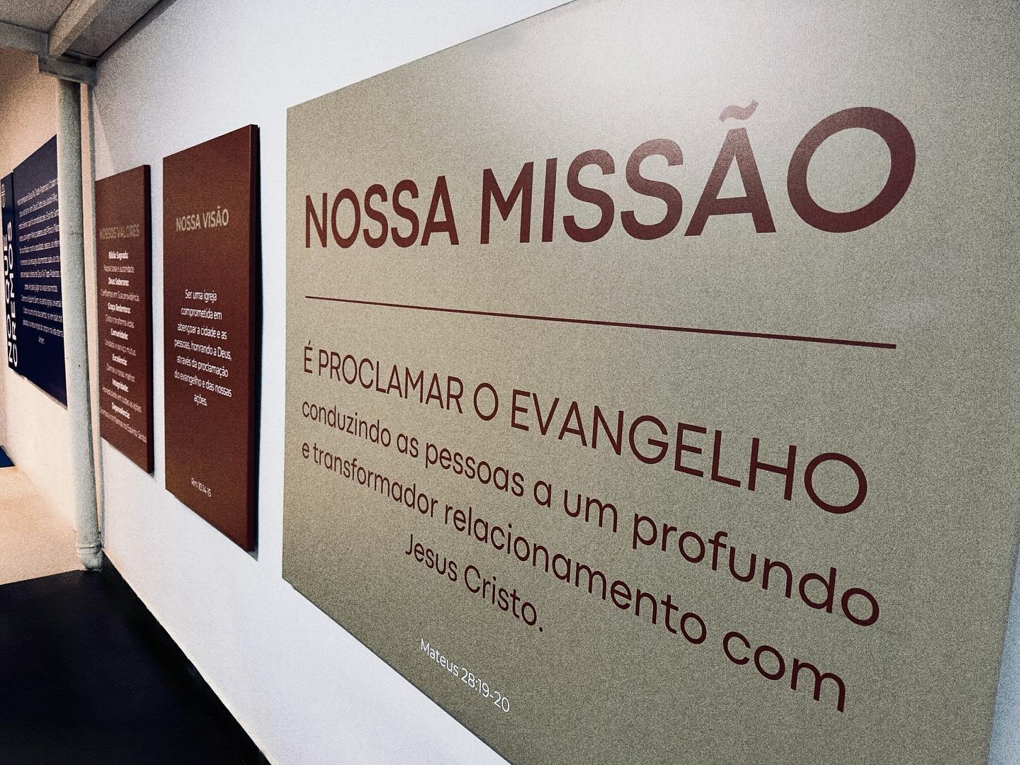 Nossa missão e paixão é guiar pessoas a um relacionamento pessoal e profundo com Jesus Cristo. Com a graça de Deus, desejamos edificar uma igreja formada por um povo que vive apaixonadamente para a glória de Cristo, firmados na verdade das Escrituras e no amor redentor de Deus.
#igrejamosaico #jesus #evangelho #maricá #rj #gospel #brasil #igrejas