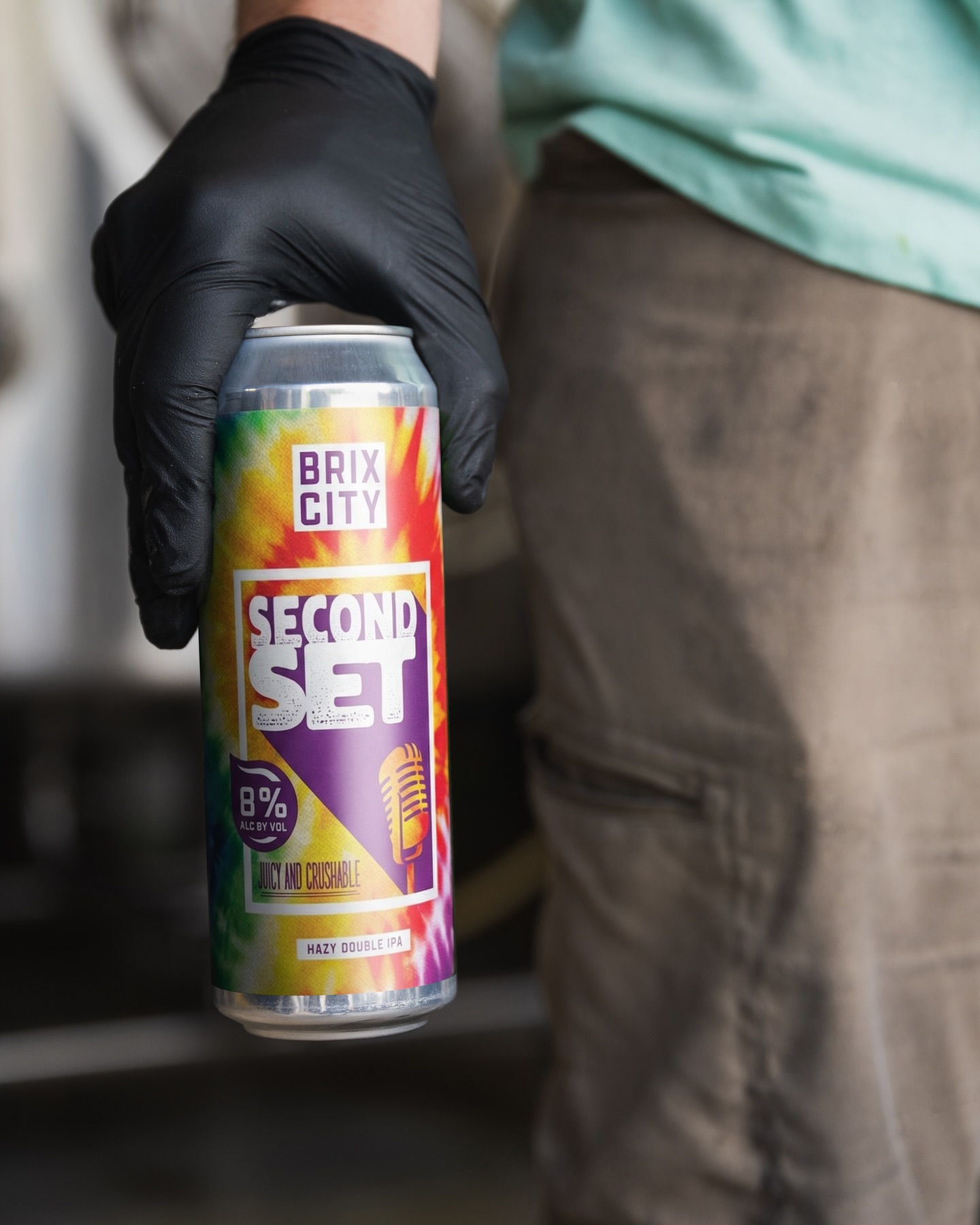 Now available via our distribution partners:
This week sees the return of one of our favorites, Second Set. Now in single 19.2oz cans for the first time.
The lights are back down, the volume is cranked up, and we are ready to jam. Second Set is the amplified, high-energy evolution of our year-round favorite, Set Break. We took the original grain bill and turned it all the way up for an 8% ABV and created a pillowy, hazier stage for the hops to shine.
We hit this NE style DIPA with a massive Double Dry Hopping of Citra, Mosaic, and Motueka, resulting in a sensory experience that is louder and bolder than before. Pouring a vibrant yellow-orange, the glass erupts with big tropical notes of juicy orange slices, fresh passionfruit, and pineapple. As you settle in, look for complex layers of citrusy lime zest, sweet bubblegum, and a finish of ripe blueberries.
It’s everything you love about Set Break… just taken to the max!