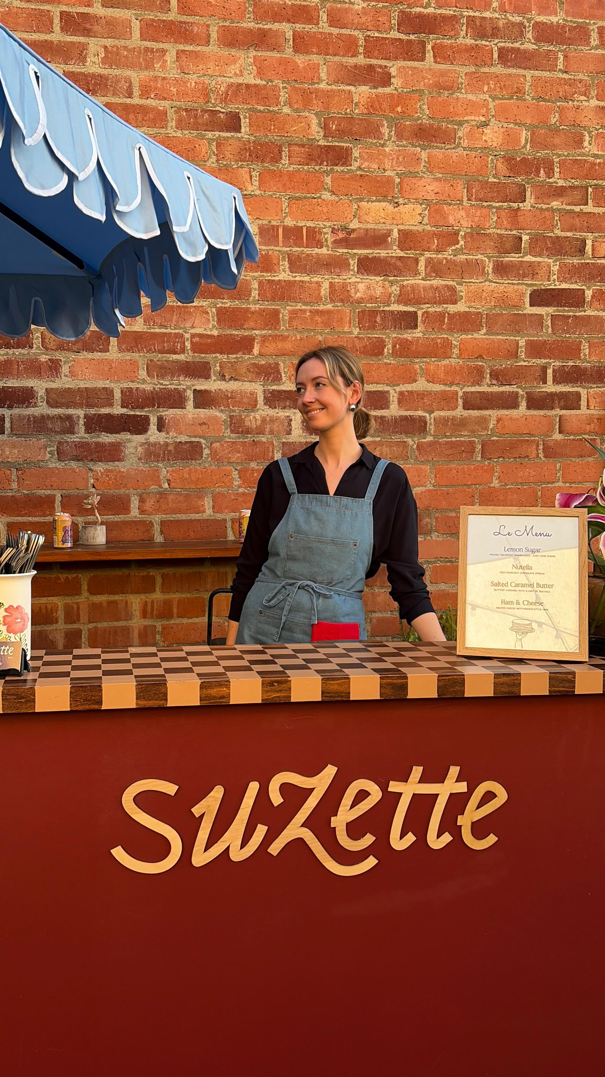 Come make crepes with me at for a production studio on Hollywood 🎬 🥞🧡🌞 a huge thank you to my friend @nadinepromesgarcia for helping me that day! And thank you for trusting us with this event ! Forever grateful to my client !
#mobilecatering #smallbusinessstory #losangeles #eventcatering #frenchie