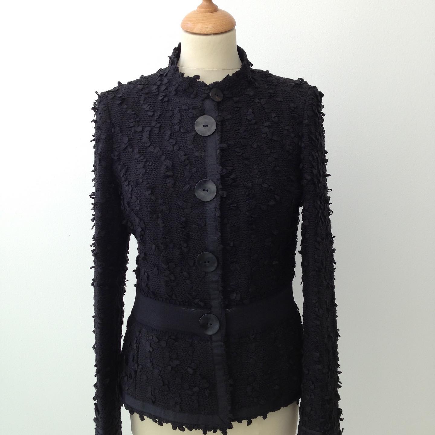 Ribbon bouclé semi-fitted jacket, thinking autumn #couturejackets #bespokejackets #easychic #workwardrobe #wardrobeessentials #tailoringforwomen