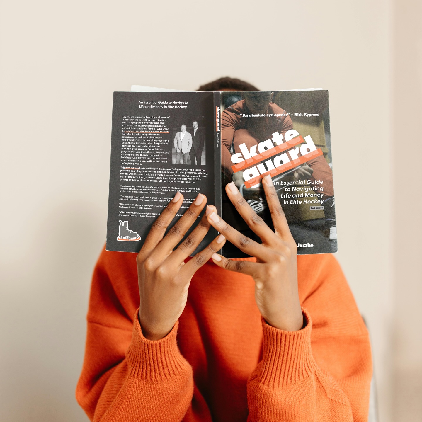 A book cover isn’t decoration, it’s an invitation.
—
SkateGaurd’s newest edition sets the tone before the book is ever opened, pairing bold, brand-led typography with a quiet locker-room moment. The image captures the tension between pressure and preparation in elite hockey, speaking directly to — and connecting with — the athletes it’s made for.
.
.
.
.
#visualbranding #bookcoverdesign #professionalathlete #elitehockey