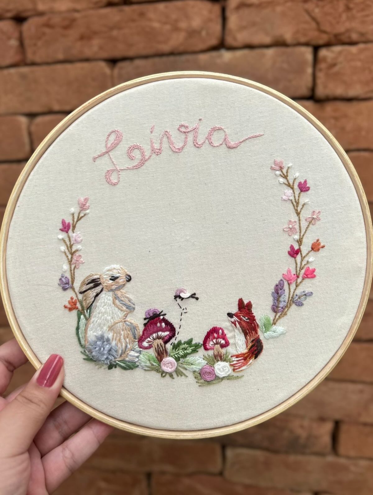 Você vai se apaixonar pela última foto ✨🫶🏻💗💫🌸🌷#bastidor #embrodery #bordado #handmade #portamaternidade