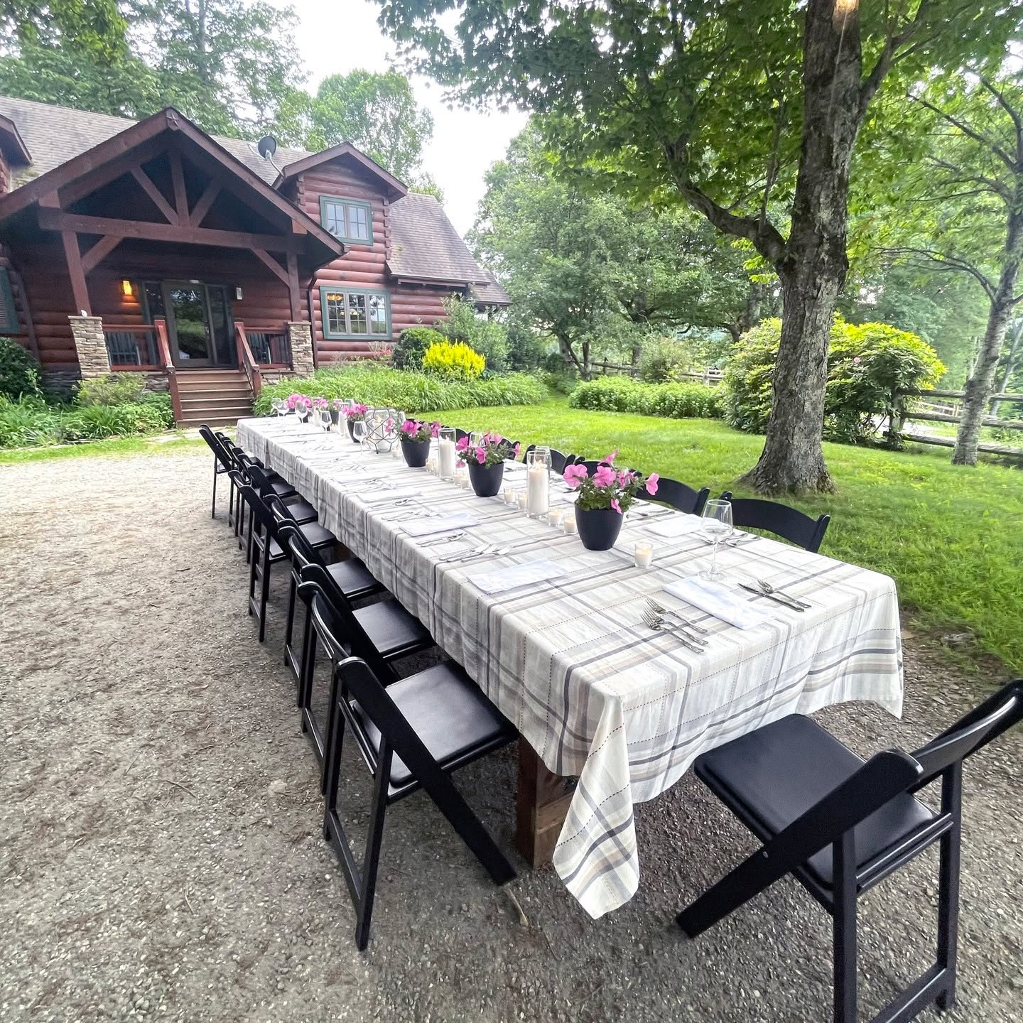 We have plenty of seating inside the Event Barn, but on a beautiful early summer evening like this, our guests want to enjoy the breeze and the views!
.
.
#wildwindboone #booneNC #828isgreat #booneNCweddings #mountainweddings #highcountryevents #corporateretreat #boonenc #exploreboone #booneweddingphotographer