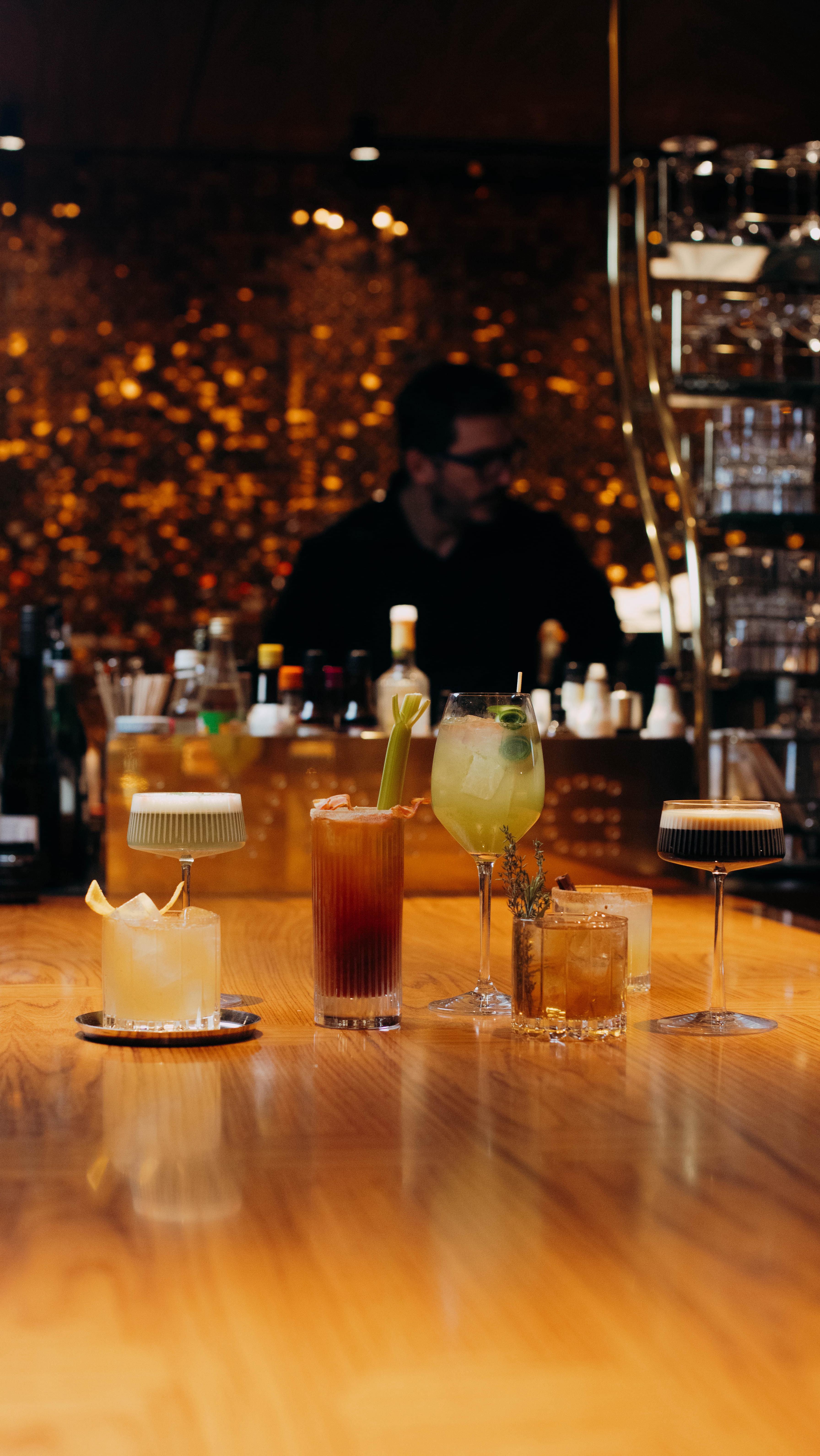 Different cocktails.
Different moods.
What’s your choice?
Choose it at the Lvdwig Bar.
Ab heute wieder offen.
Dry January? We got you covered. 😍
No plans for Wednesday?
🎶 Live Music mit @jengis.g | 20–22 Uhr
Let’s start the week right. 🍸❤️
#cocktailbar #cocktailbarvienna #barsvienna #viennadrinks #viennabars