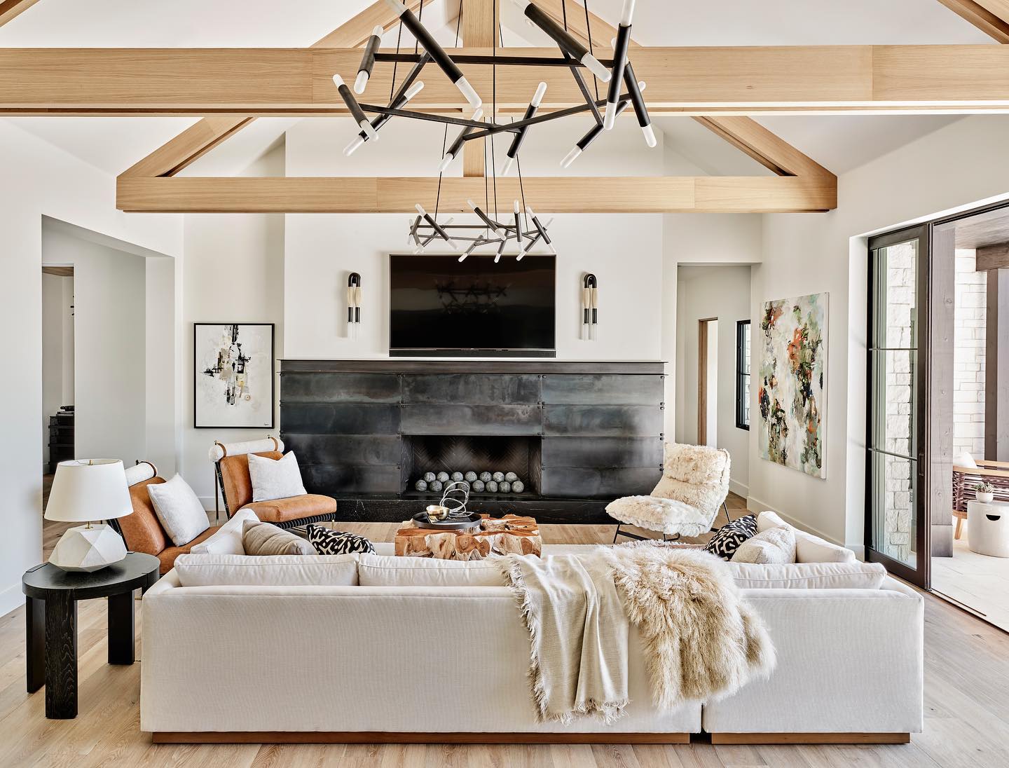 Already 2022 is trying to act like 2021ā¦positive Covid last week, kidney stone this weekā¦listen, Iām not falling for it! Iām looking 2022 right in the eyesšš and saying āI can do hard thingsā Iām a cheetah! IYKYK @glennondoyle #untamed This year is going to be a good one! ā¢
ā¢
ā¢
#LuxeGoldList2022 #luxesoutheast #atlantahomesandlifestyles #southernliving #wearevivir #SMMakeLifeBeautiful #SODomino #MySMPHome
#IDCOatHome
#CurrentDesignSituation
#ApartmentTherapy
#HouseEnvy #MyDomaine
#InMyDomaine #LonnyLiving
#DesignSponge #MyCovetedHome
#BeckiOwensFeature #RueDaily
#HomewithRue
#TheNewSouthern
#MakeTimeForDesign
#HowWeDwell #VogueLiving #InspoToYourHome
#Interior_and_Living #ElleDecor
#CaliforniaCasual