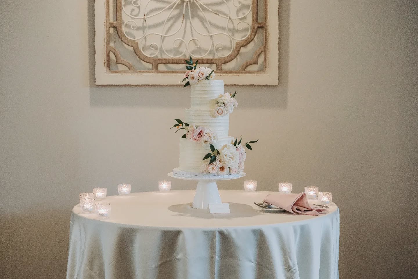 I'm only here for the cake🌝