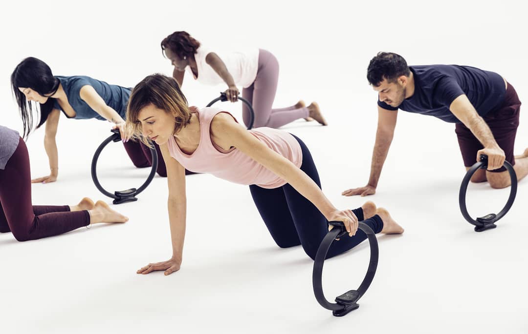 We are proud to support @groceryaid_uk by running a free Pilates class for its staff.
Pilates is much more than just fitness. It works out all layers of muscles in the body, and sharpens your focus, awareness and coordination. This is why you feel more relaxed at the end of a class!
Thank you @groceryaid_uk and @sere_nella10 for organising this.
Pic credits to @erminandoaliaj and @moonwalk.studio
#pilates
#volunteering
#charity
#giveback
#fitness
#mindbodybalance