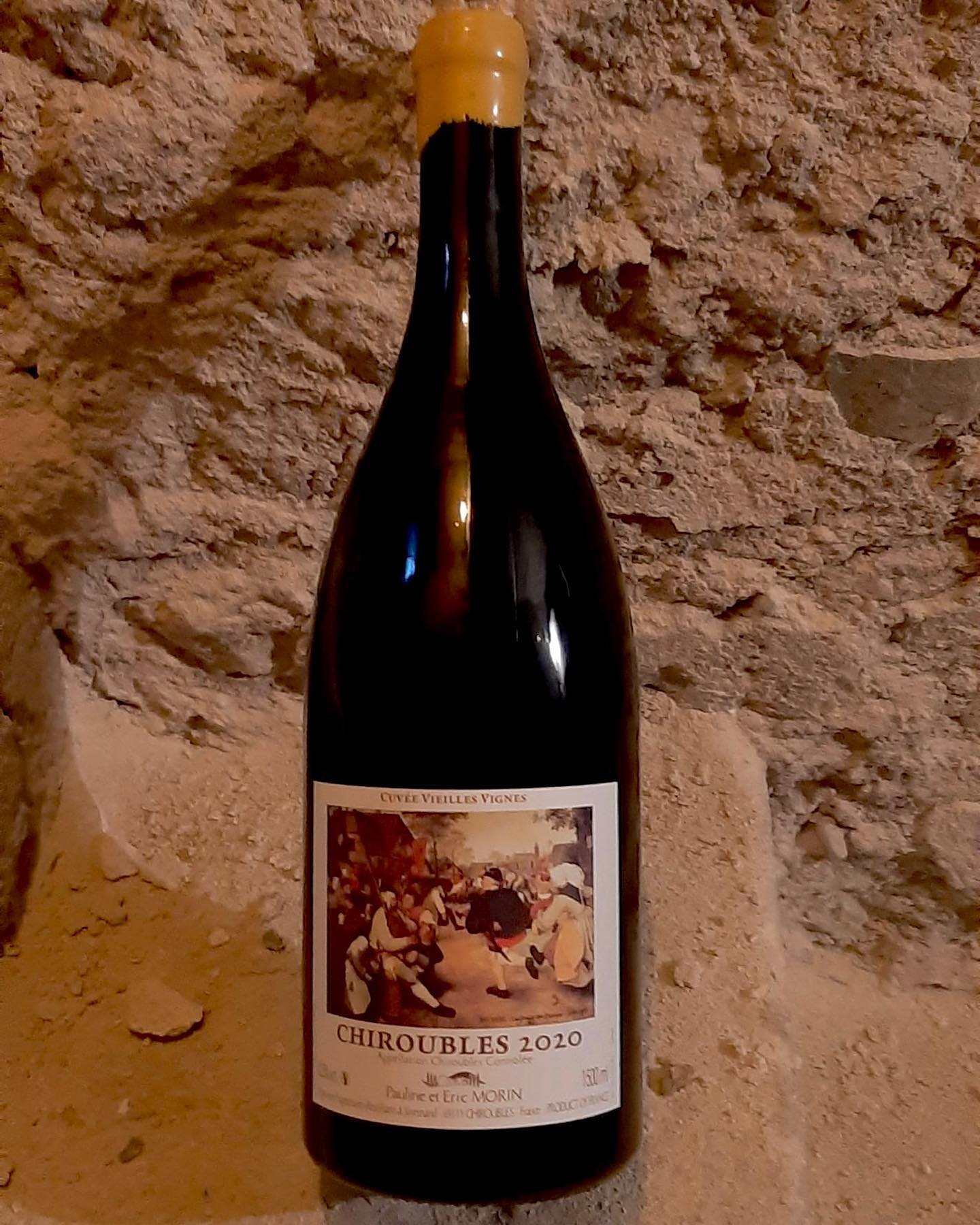 Nouveau Chiroubles 2020 en magnum svp du Domaine Morin à Chiroubles 🍷 #chiroubles #magnum #gamay #bourgognesud #
#gamay #beaujolais #bourgogne #fete #cave #artisansduvins #gayvinssuisse