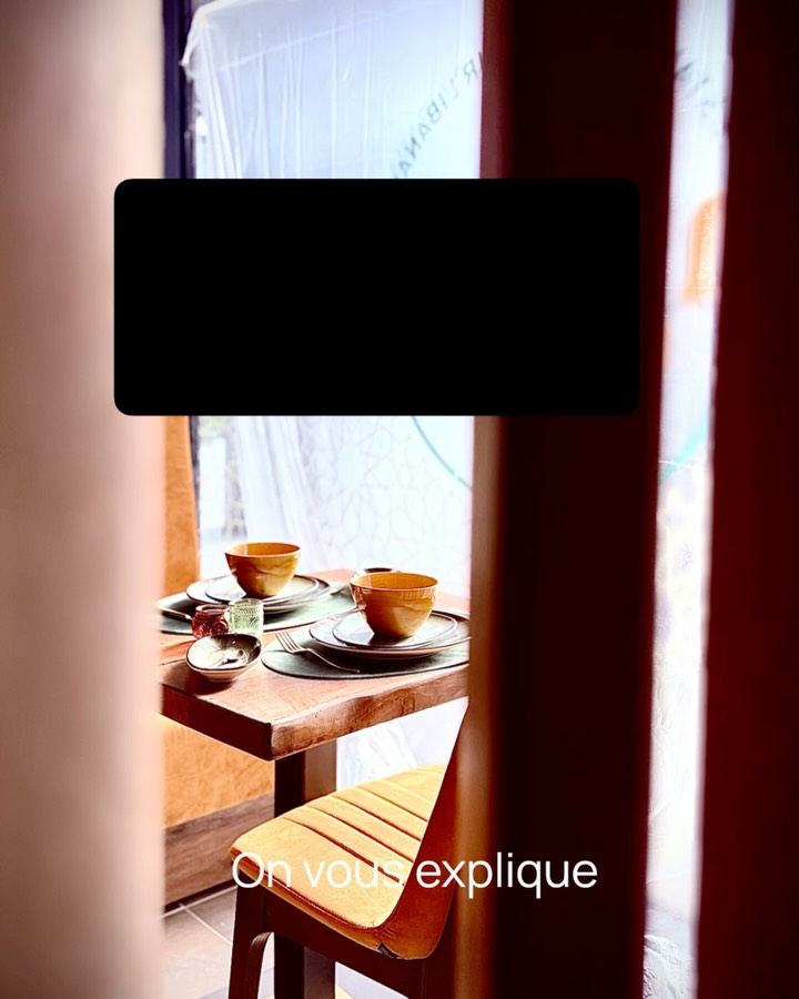 Derrière ces images et ces explications,
il y a de la patience ( beaucoup ), des nerfs ( à vifs), des fous rires ( sinon on craque ) et de la solidarité!
Un entourage en or massif 💛.
Une équipe incroyable, des soutiens précieux, des gens qui tiennent quand ça secoue.
Pour le moment, on a un genou à terre.
Mais c’est mal nous connaître.. on se relève toujours 💪🏼✨!
On traverse ensemble.
Et on ouvrira ensemble.
Merci pour vos messages et votre patience 🙏🏼.
#behindthescenes #pontrouge #viedentrepreneur #geneverestaurant #teamwork