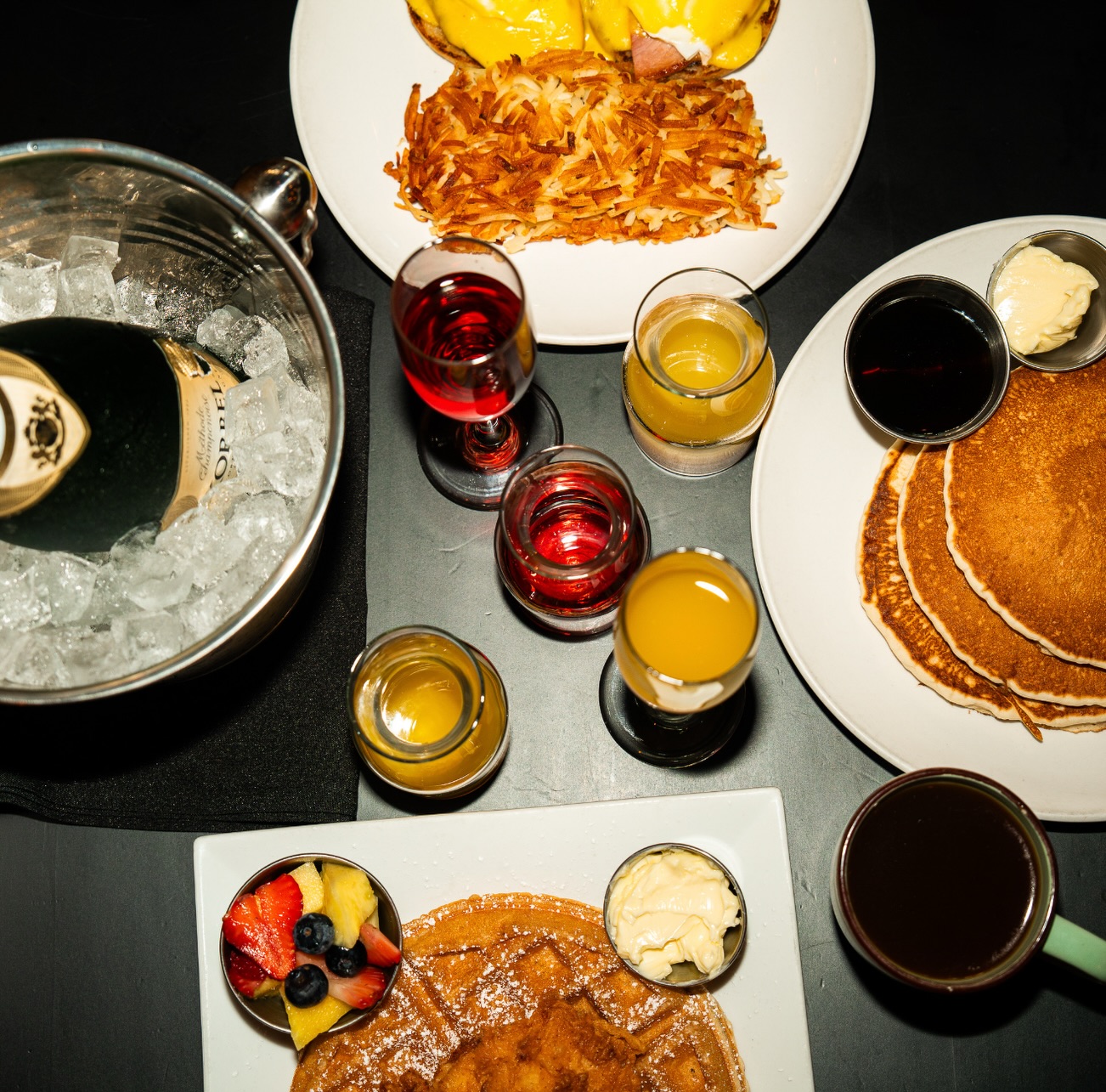Rise, shine, and brunch like you mean it. The Carvery is serving up your new favorite weekend ritual.
.
.
.
.
#BrunchItUp #TheCarveryLB #WeekendMood #BoozyBrunch #BrunchBesties