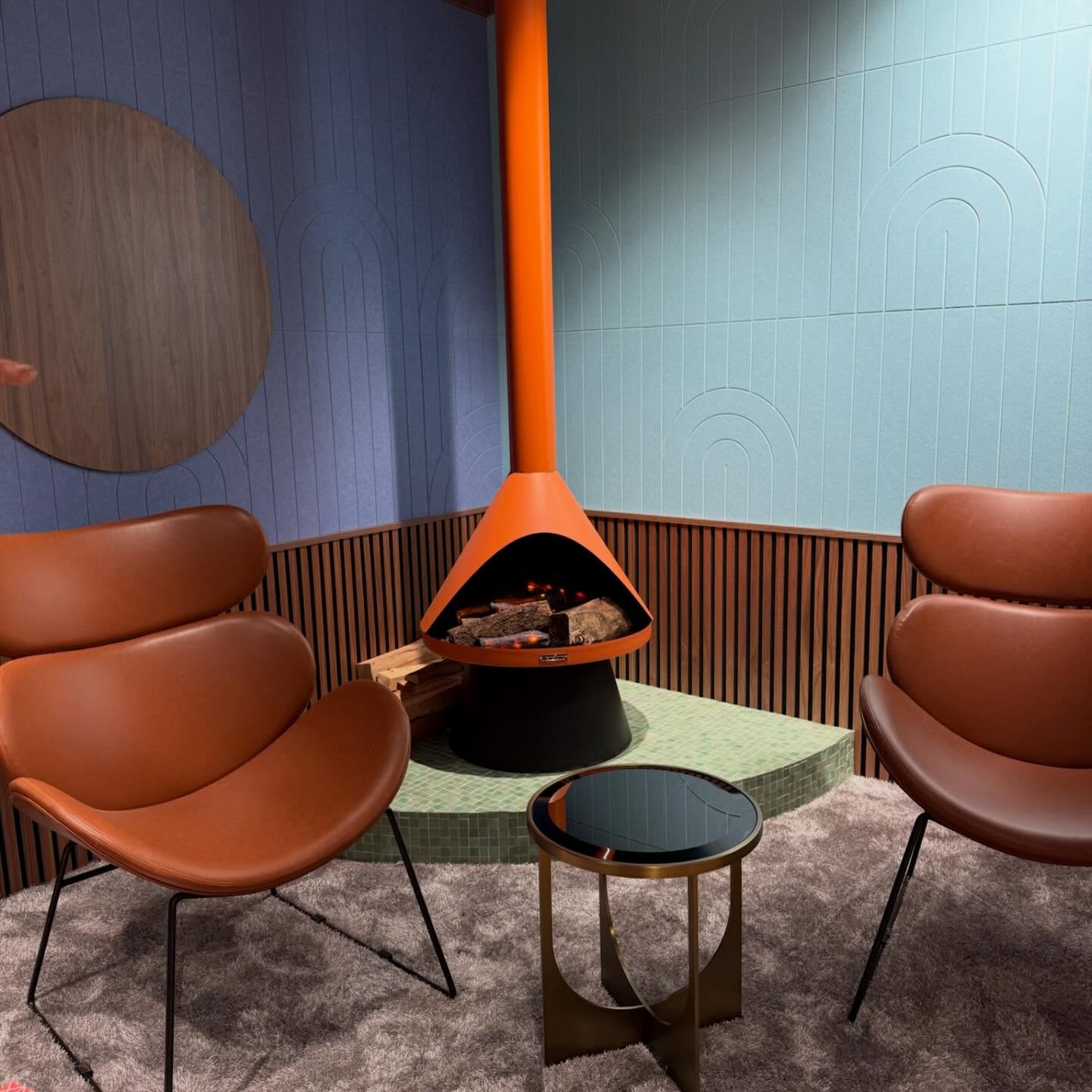 📍Spotted: Strat House in Davos
We’re overseas this week supporting a leadership group during the World Economic Forum! From curated environments to thoughtful flow, every detail is designed to support big conversations.
#GlobalLeadership #WhereIdeasMeet